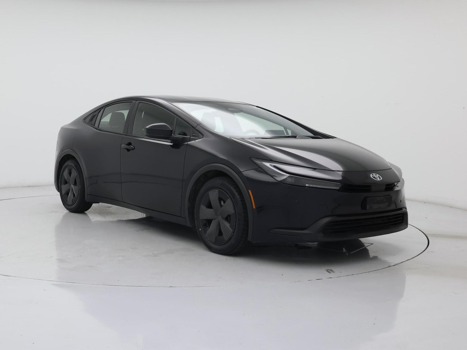 2025 Toyota Prius LE - Photo 2