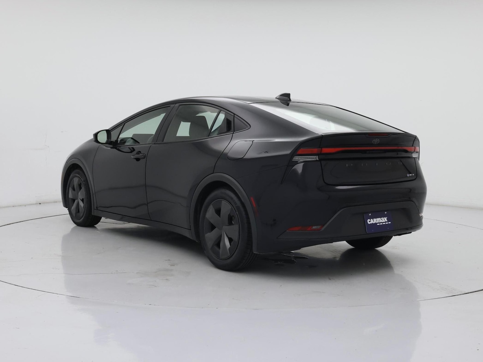 2025 Toyota Prius LE - Photo 3