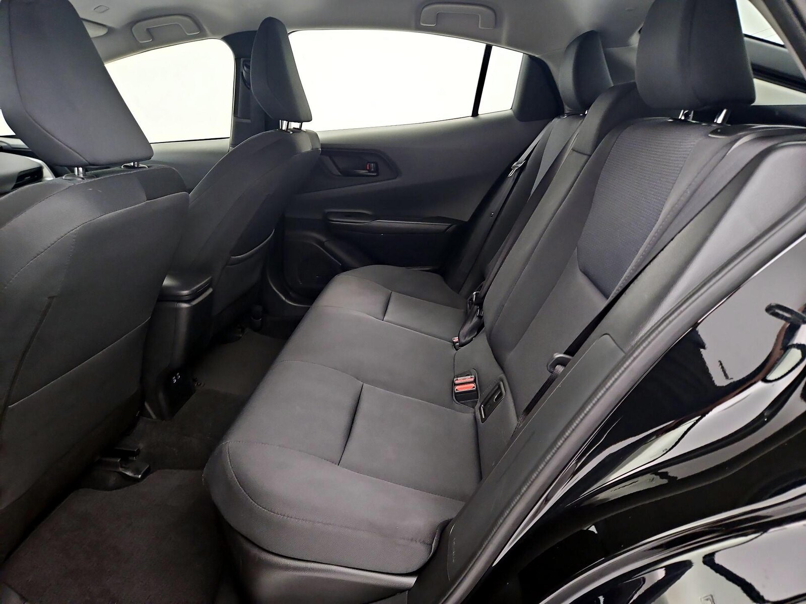 2025 Toyota Prius LE - Photo 20