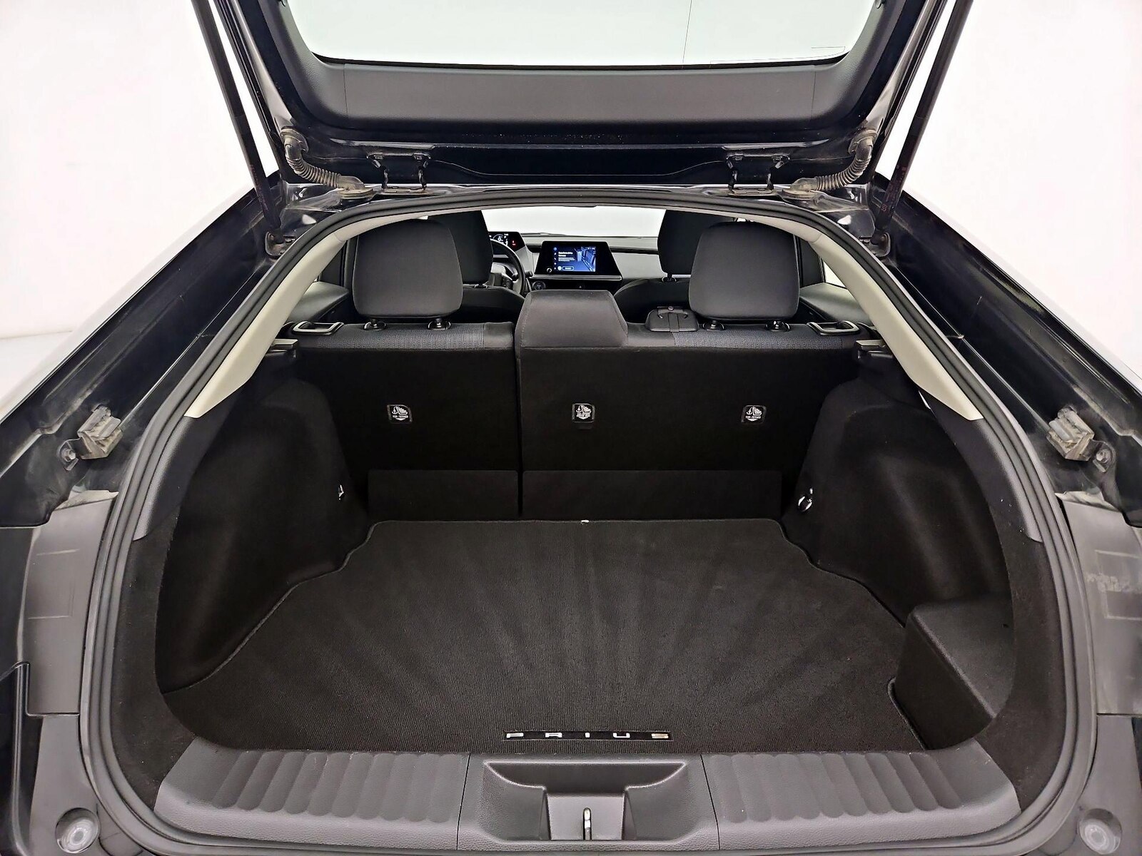 2025 Toyota Prius LE - Photo 21