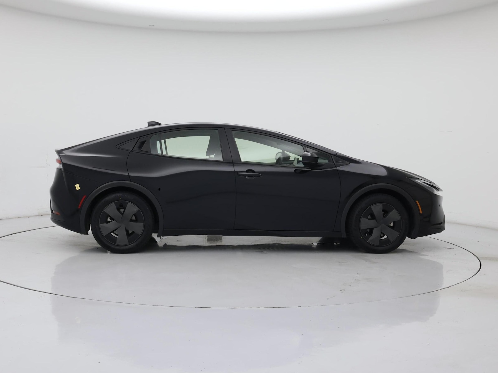 2025 Toyota Prius LE - Photo 8