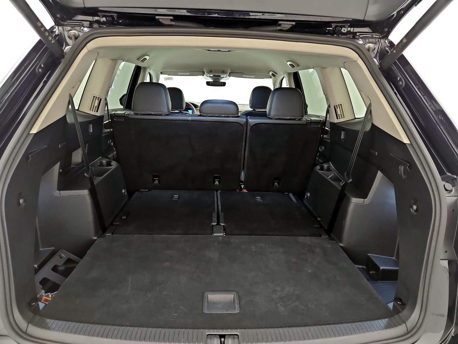 2025 Volkswagen Atlas SE w/Tech - Photo 23