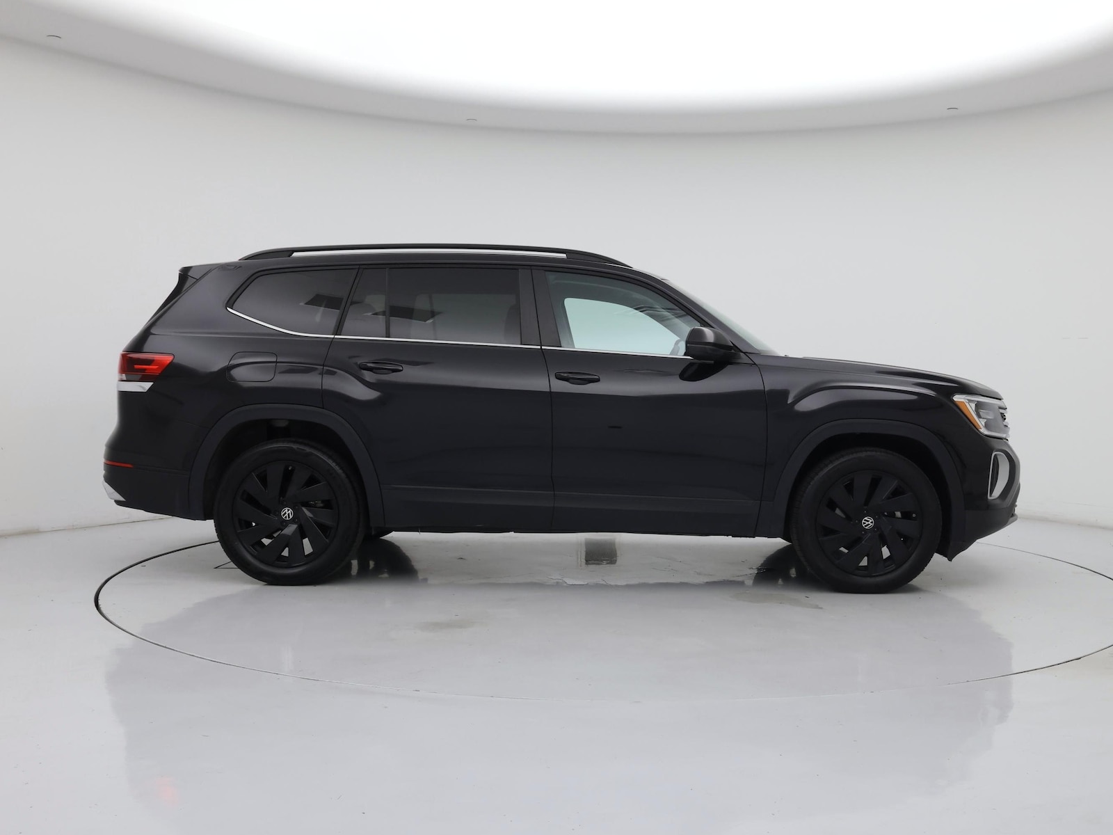 2025 Volkswagen Atlas SE w/Tech - Photo 8