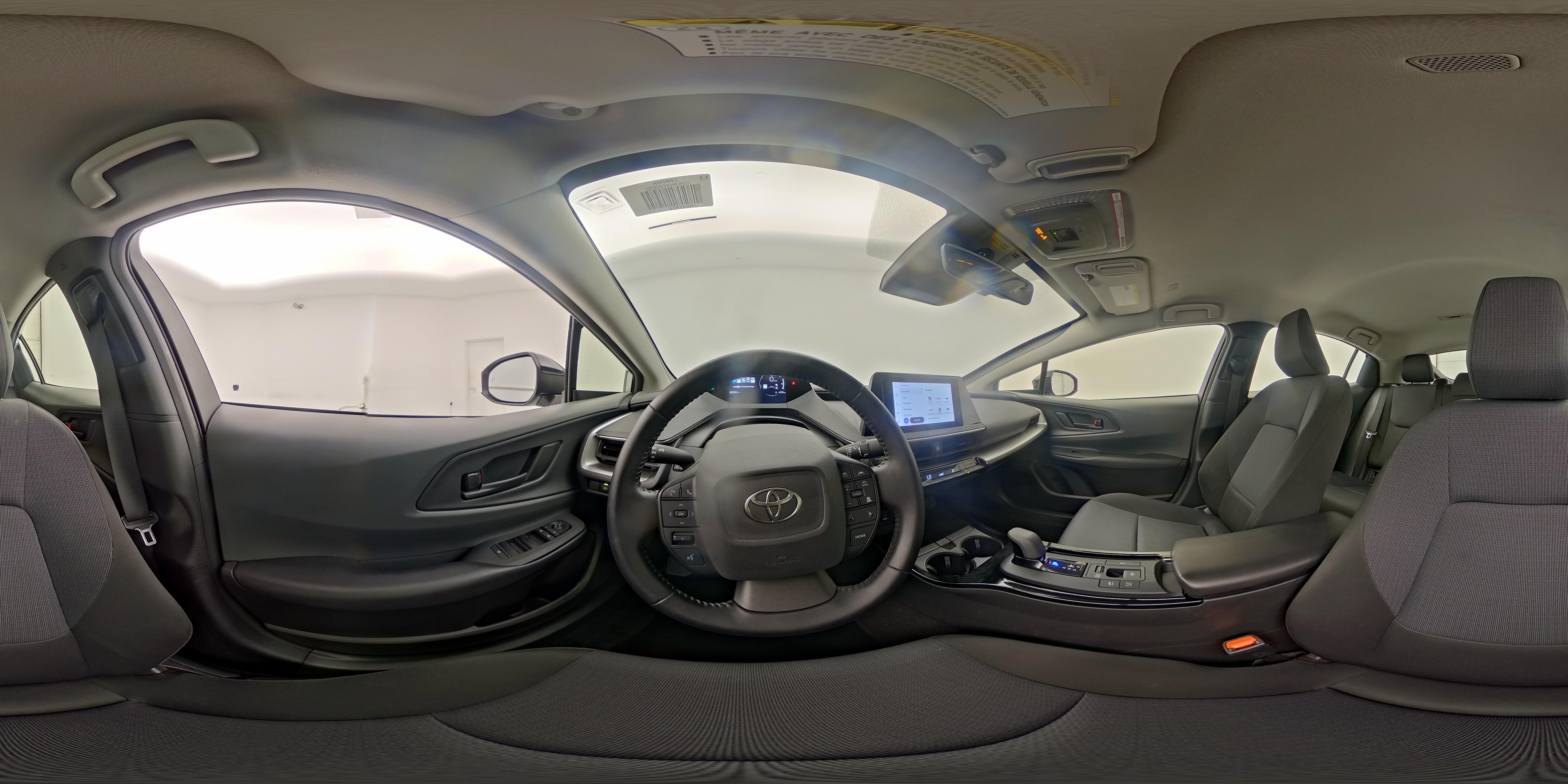 2025 Toyota Prius LE - Photo 26