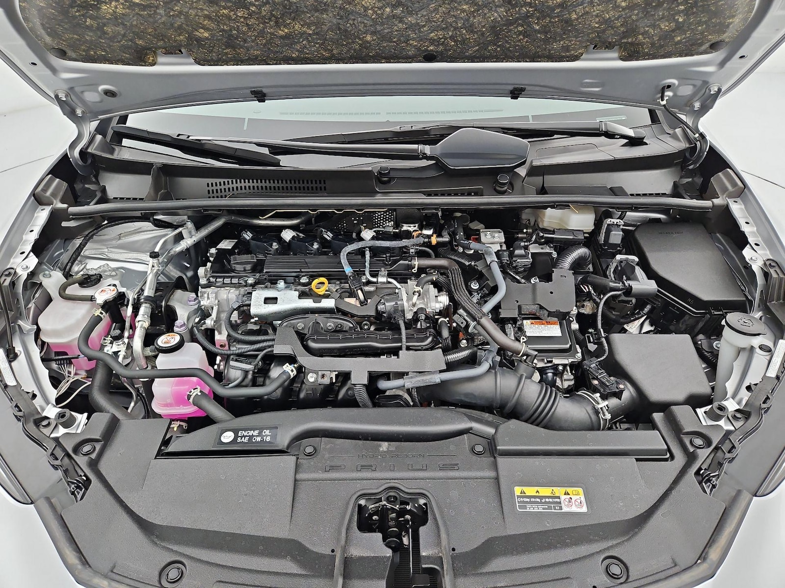 2025 Toyota Prius LE - Photo 22