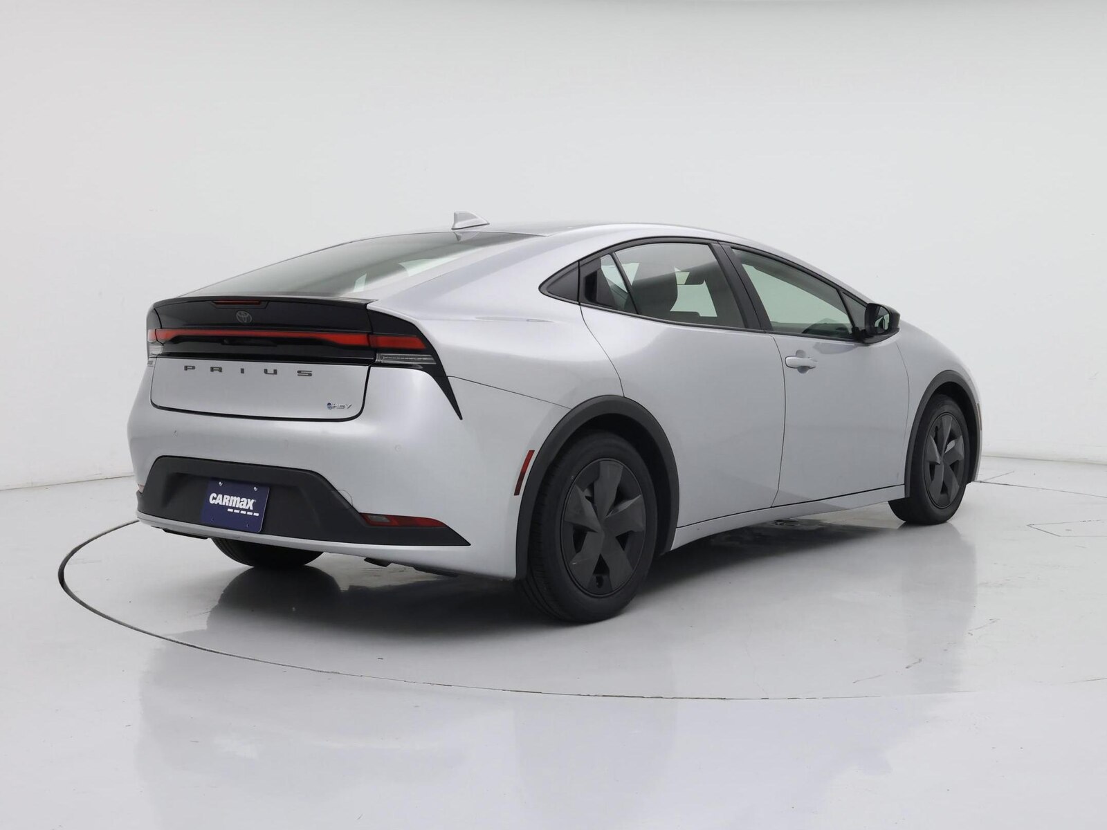 2025 Toyota Prius LE - Photo 9