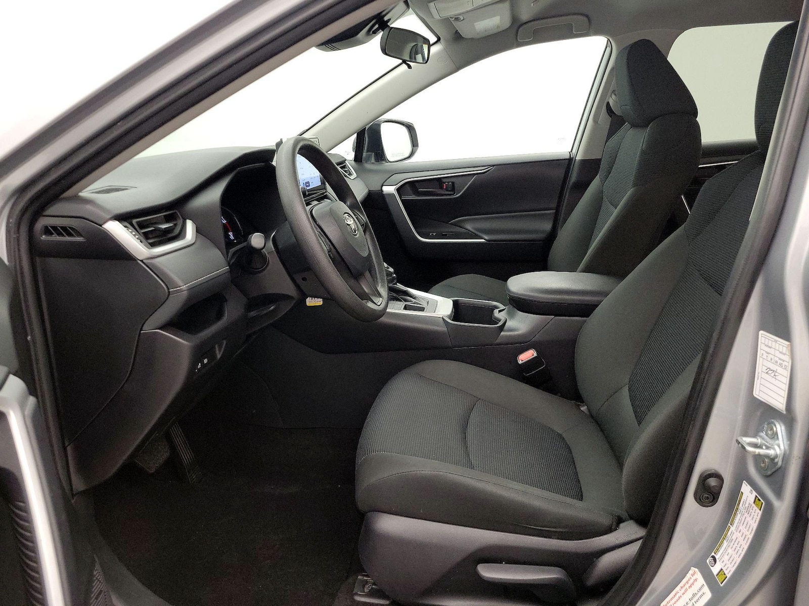2025 Toyota RAV4 LE - Photo 12