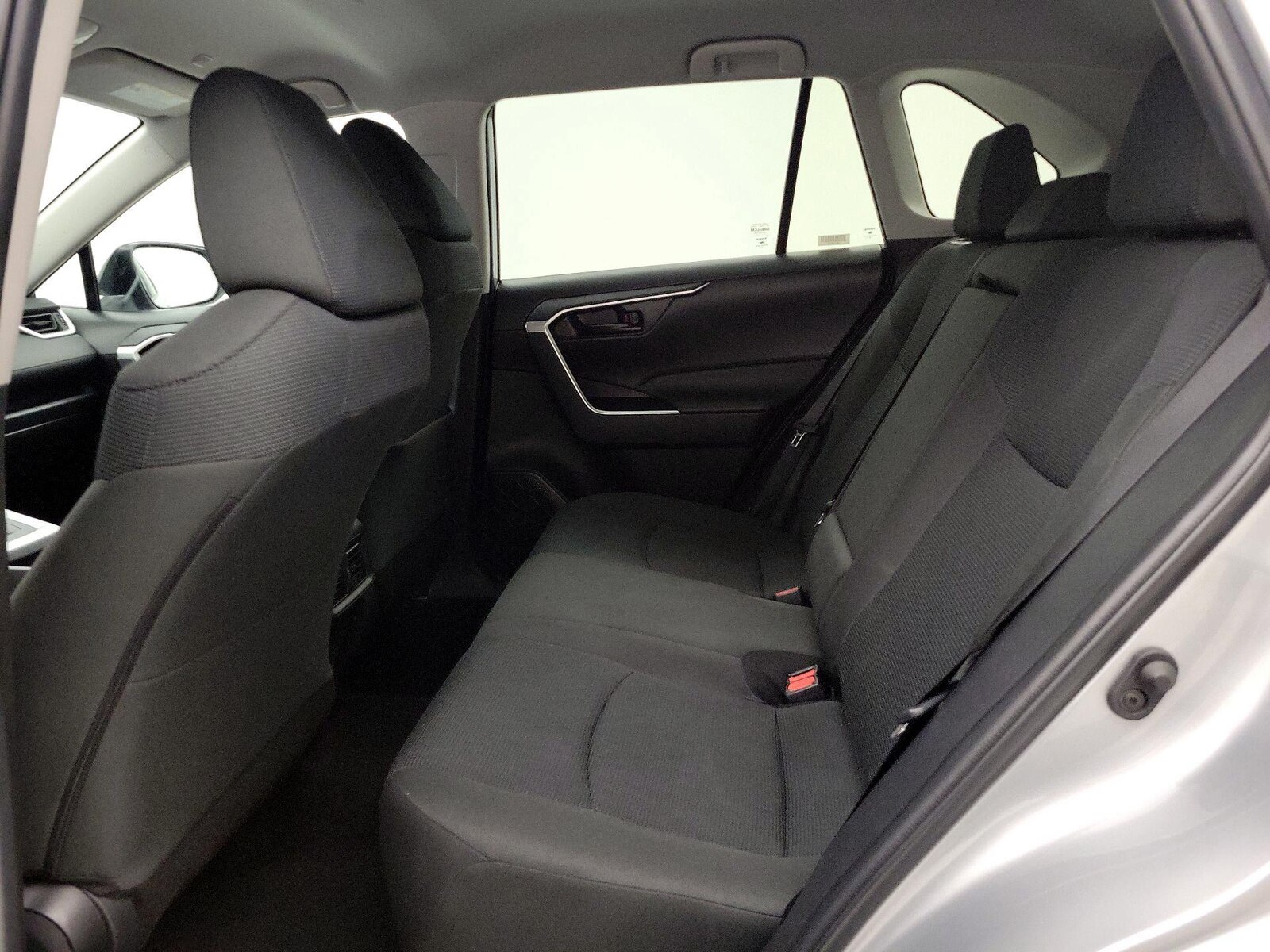2025 Toyota RAV4 LE - Photo 20