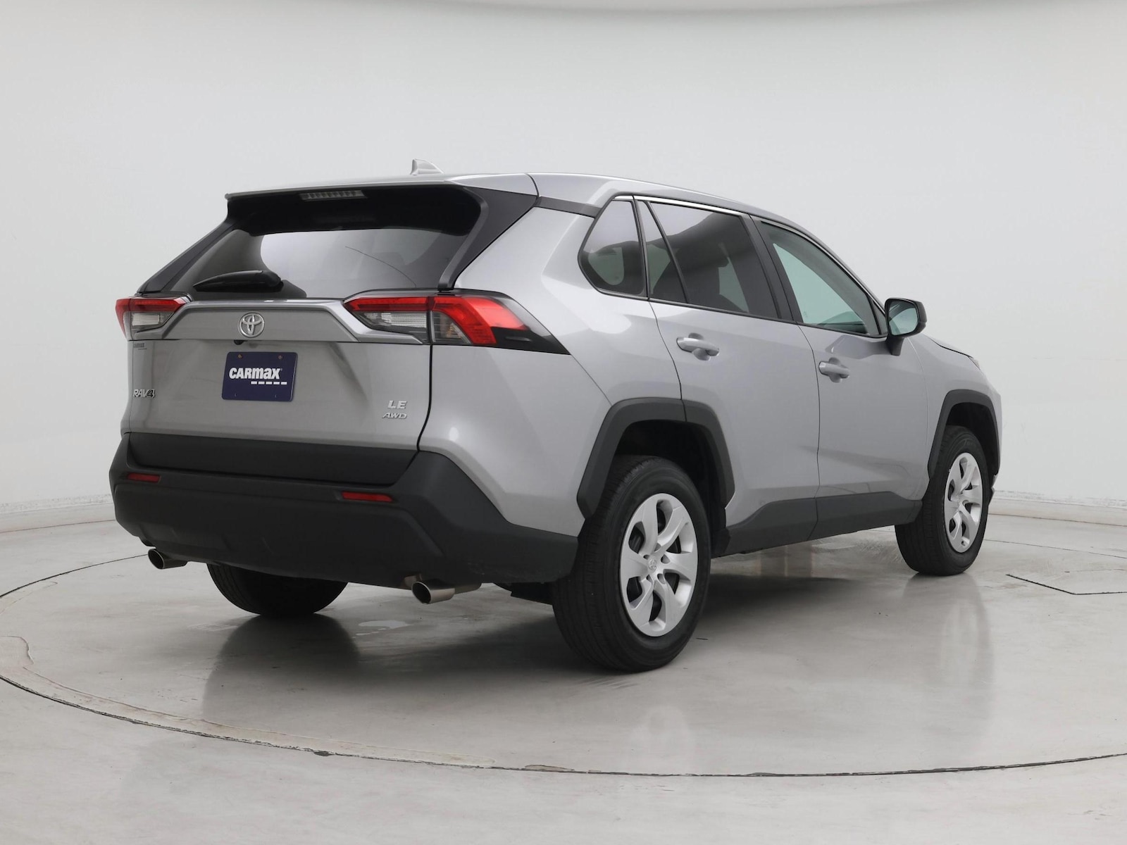 2025 Toyota RAV4 LE - Photo 9