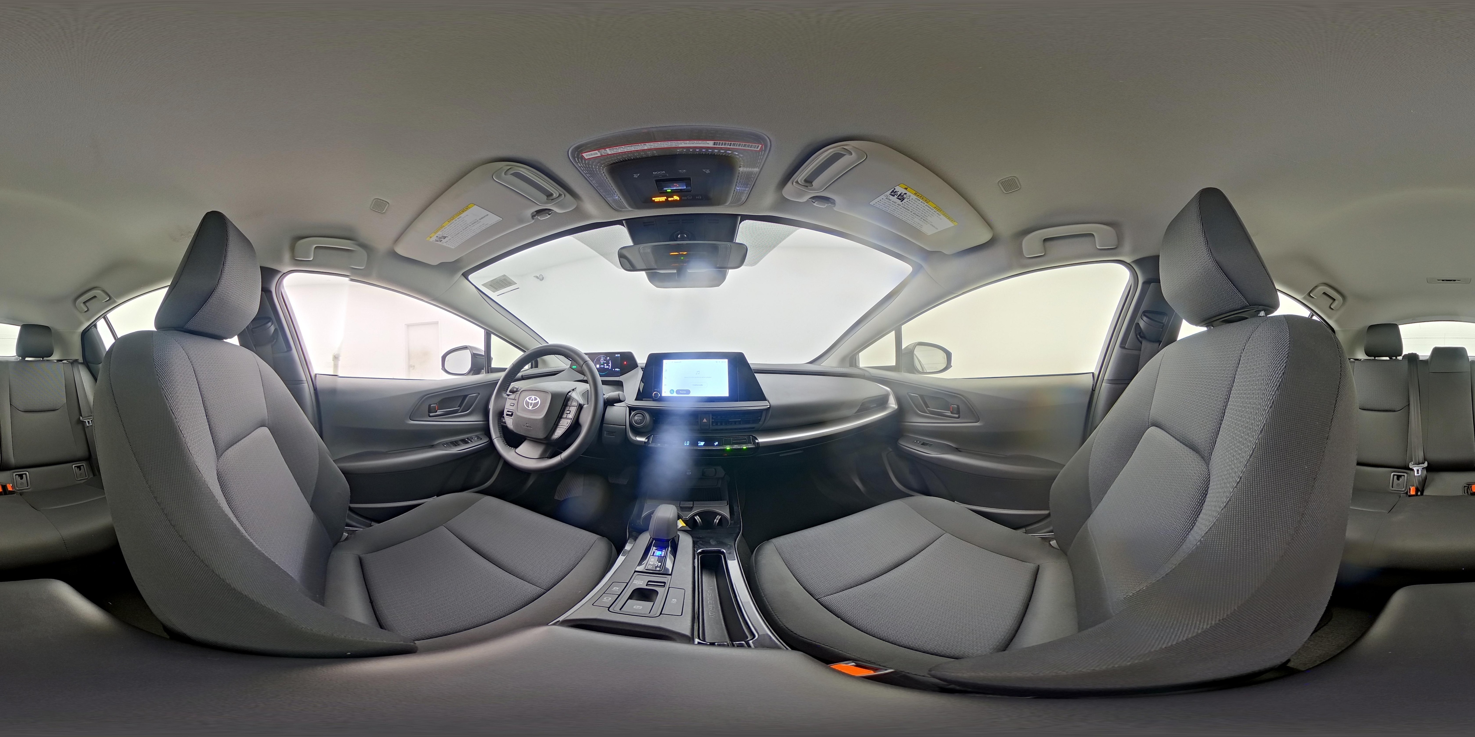2025 Toyota Prius LE - Photo 25
