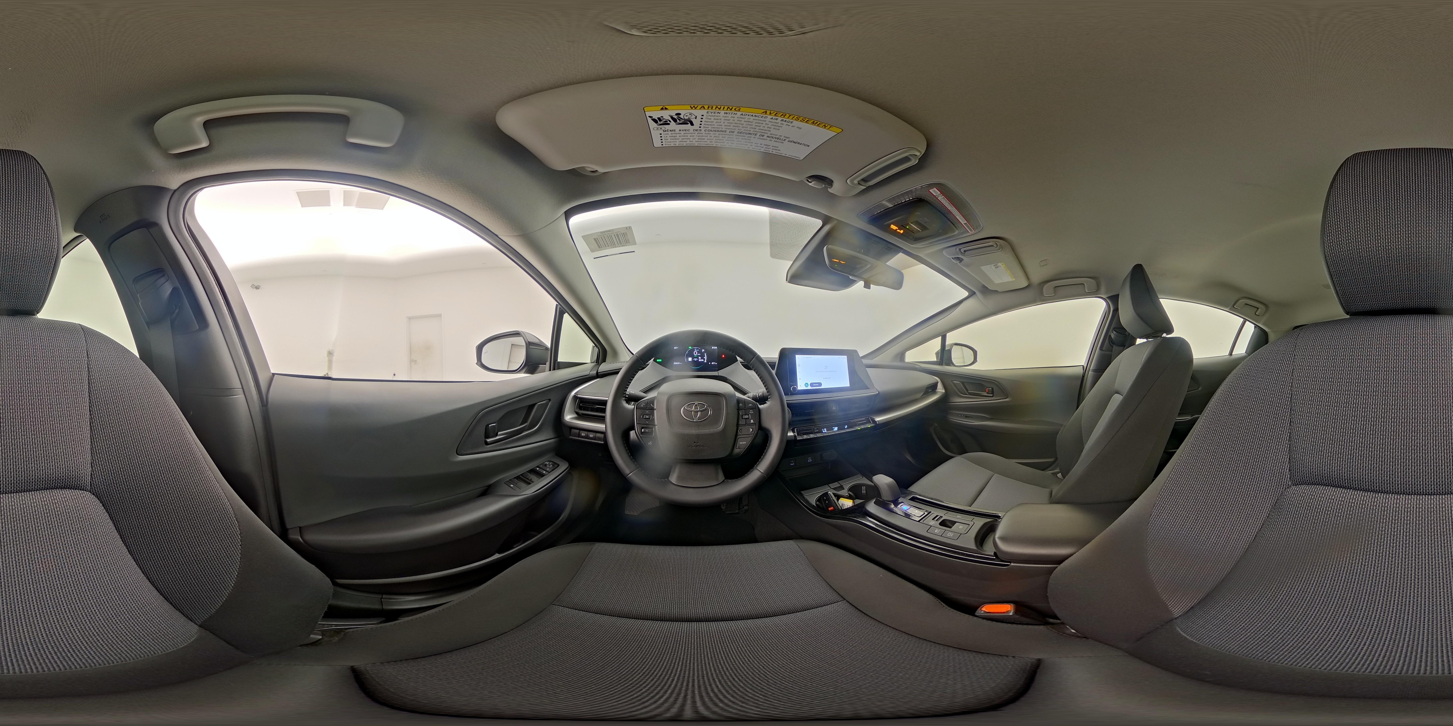 2025 Toyota Prius LE - Photo 27