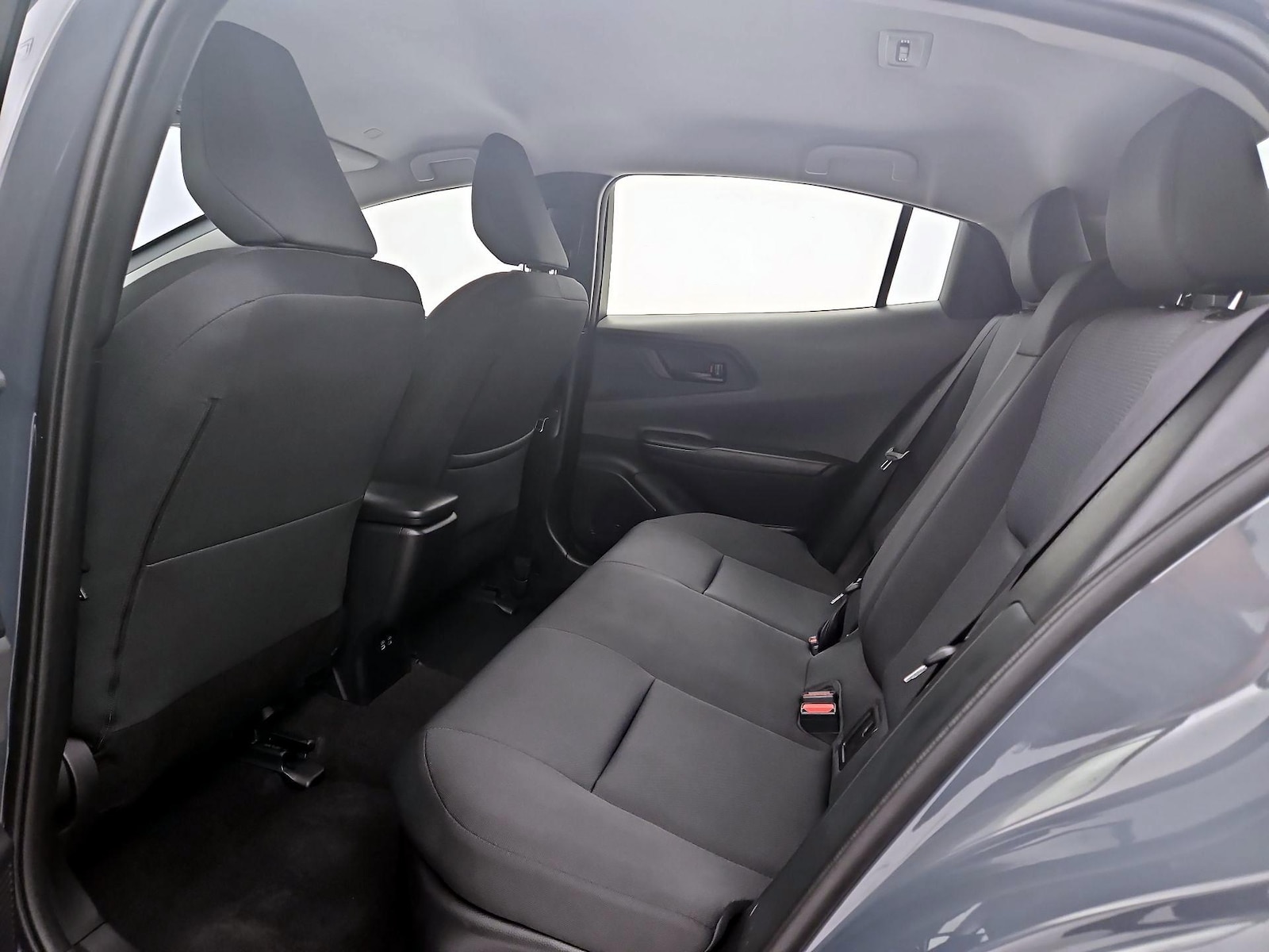 2025 Toyota Prius LE - Photo 21