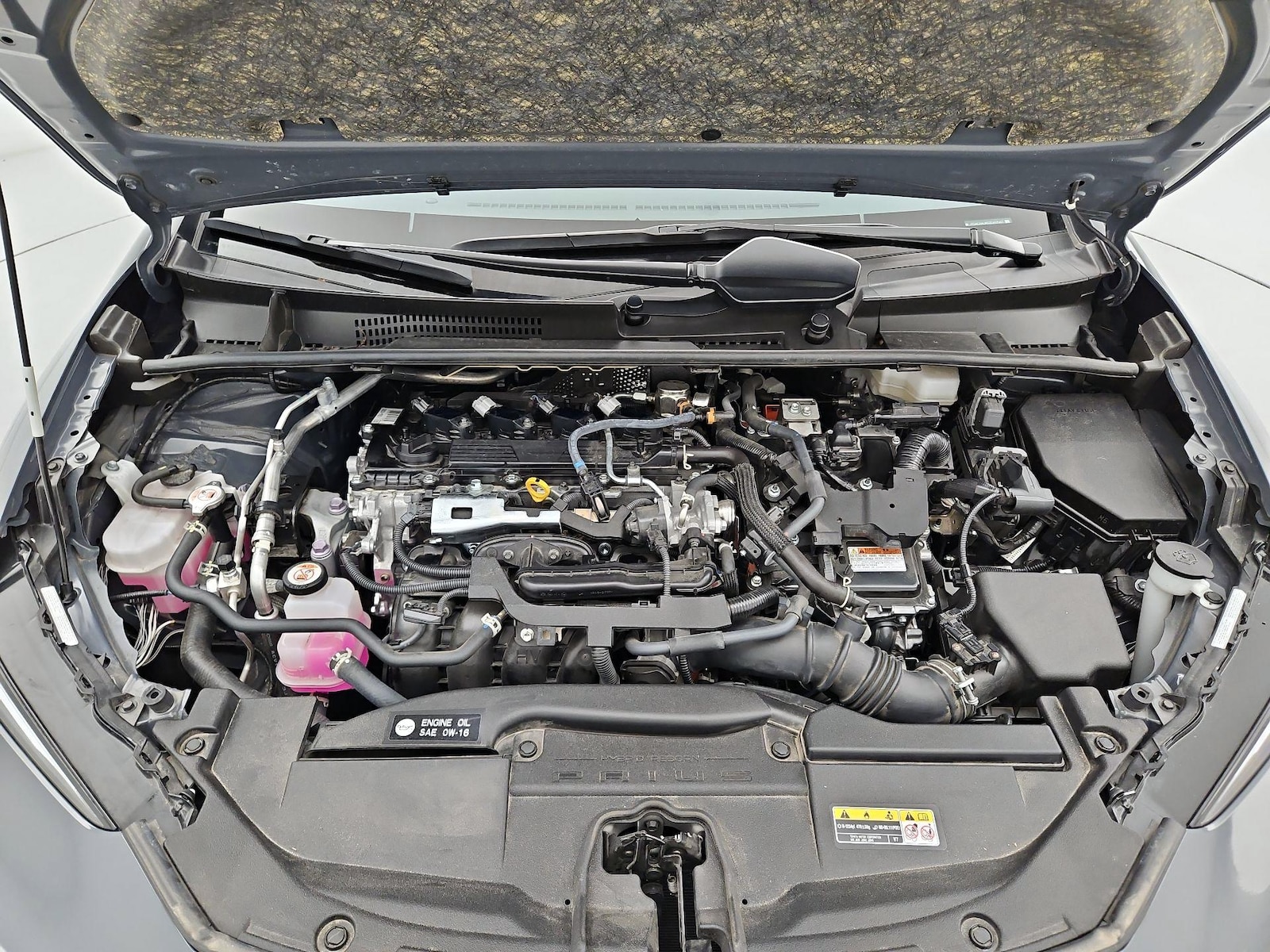 2025 Toyota Prius LE - Photo 23