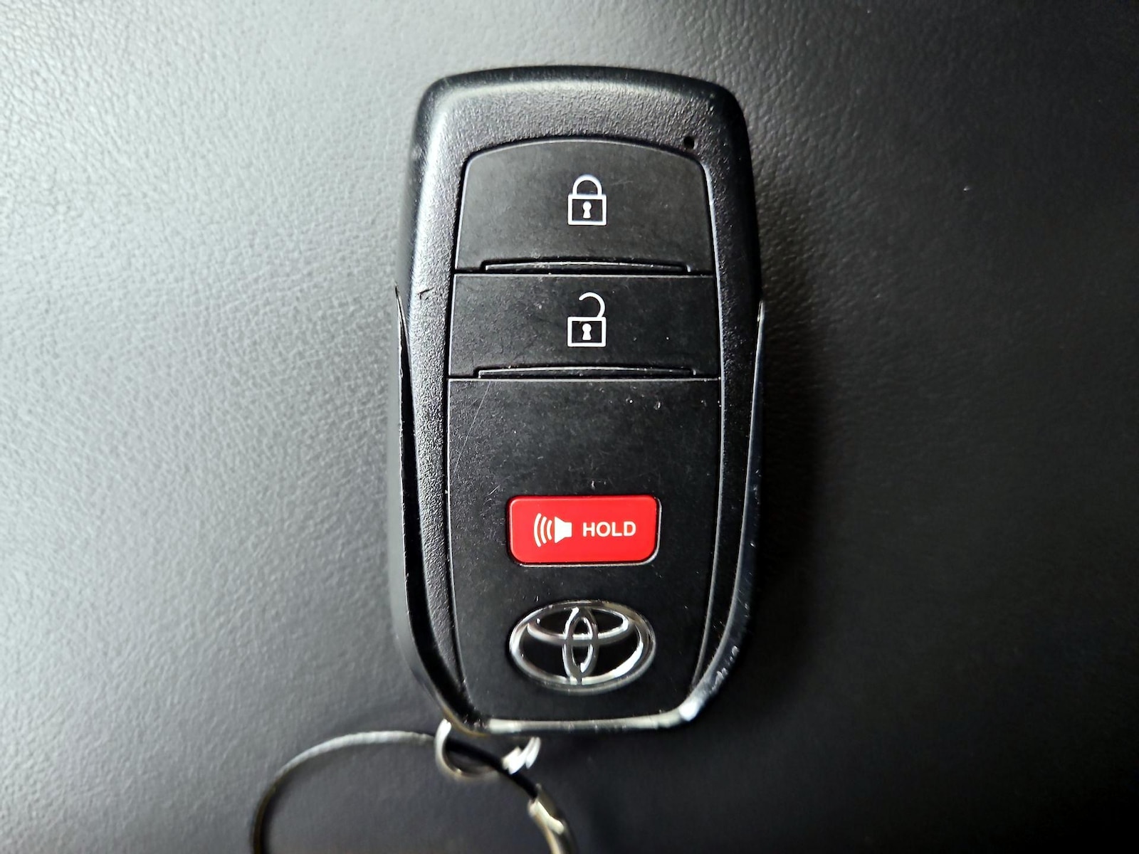 2025 Toyota Prius LE - Photo 24