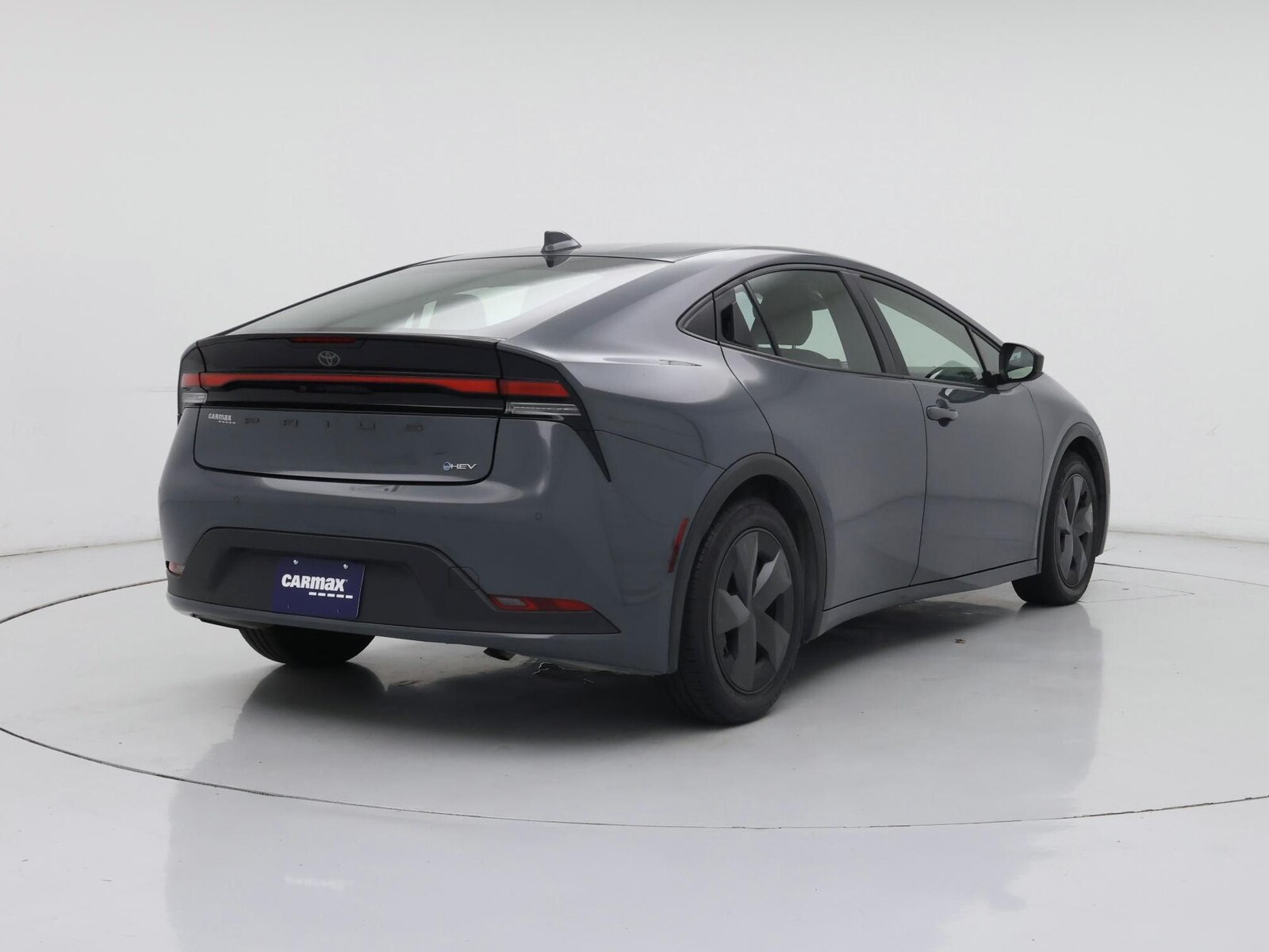 2025 Toyota Prius LE - Photo 9