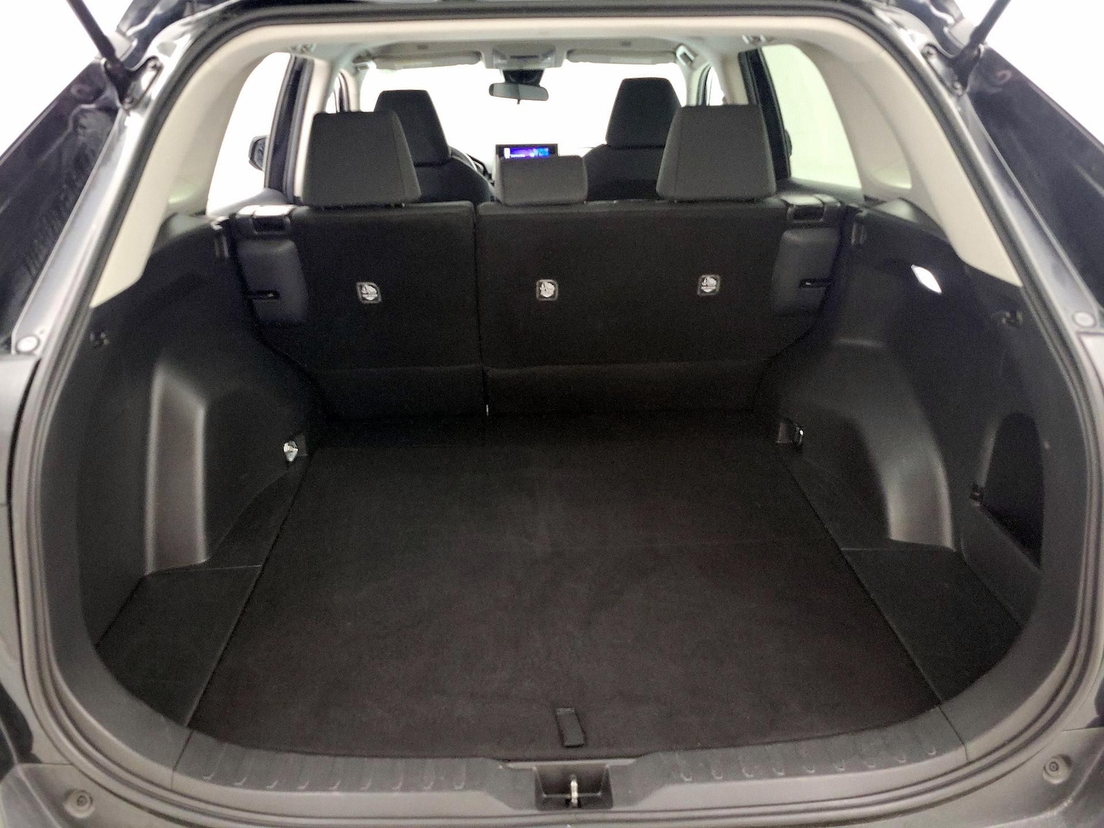 2025 Toyota RAV4 LE - Photo 21