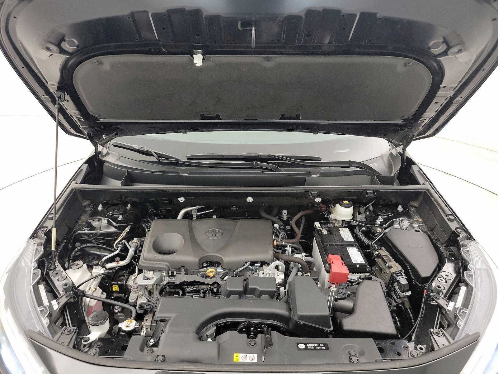 2025 Toyota RAV4 LE - Photo 22