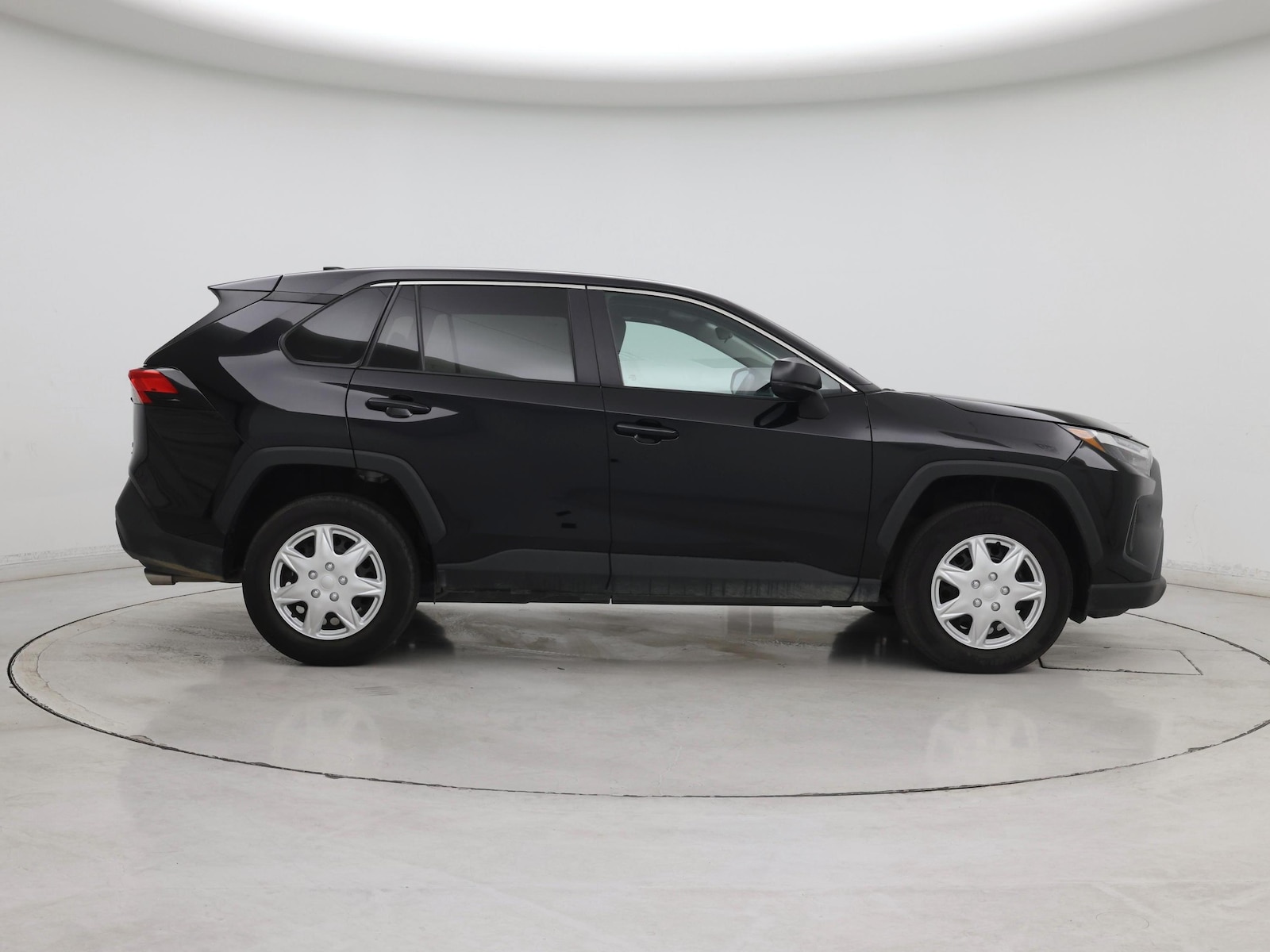 2025 Toyota RAV4 LE - Photo 8