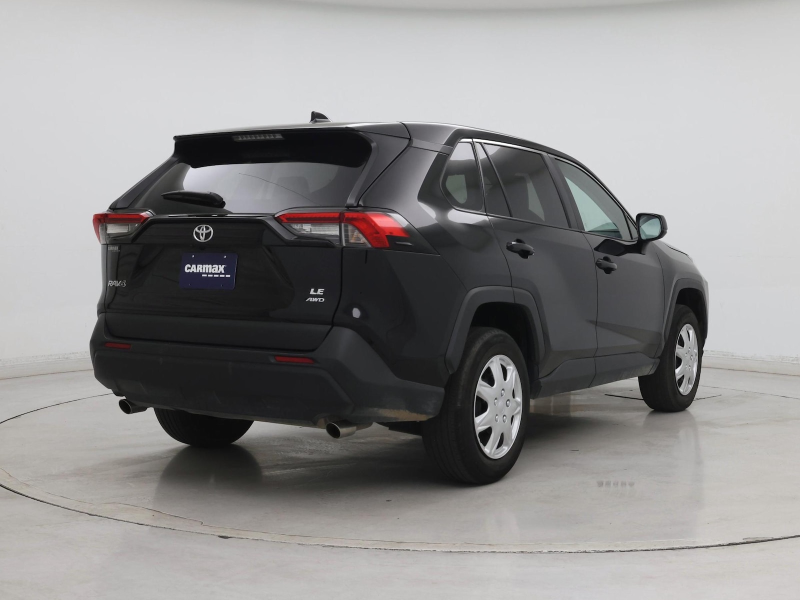2025 Toyota RAV4 LE - Photo 9