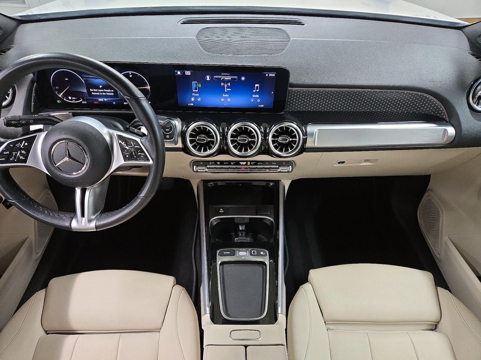 2025 Mercedes-Benz GLB250, photo 10