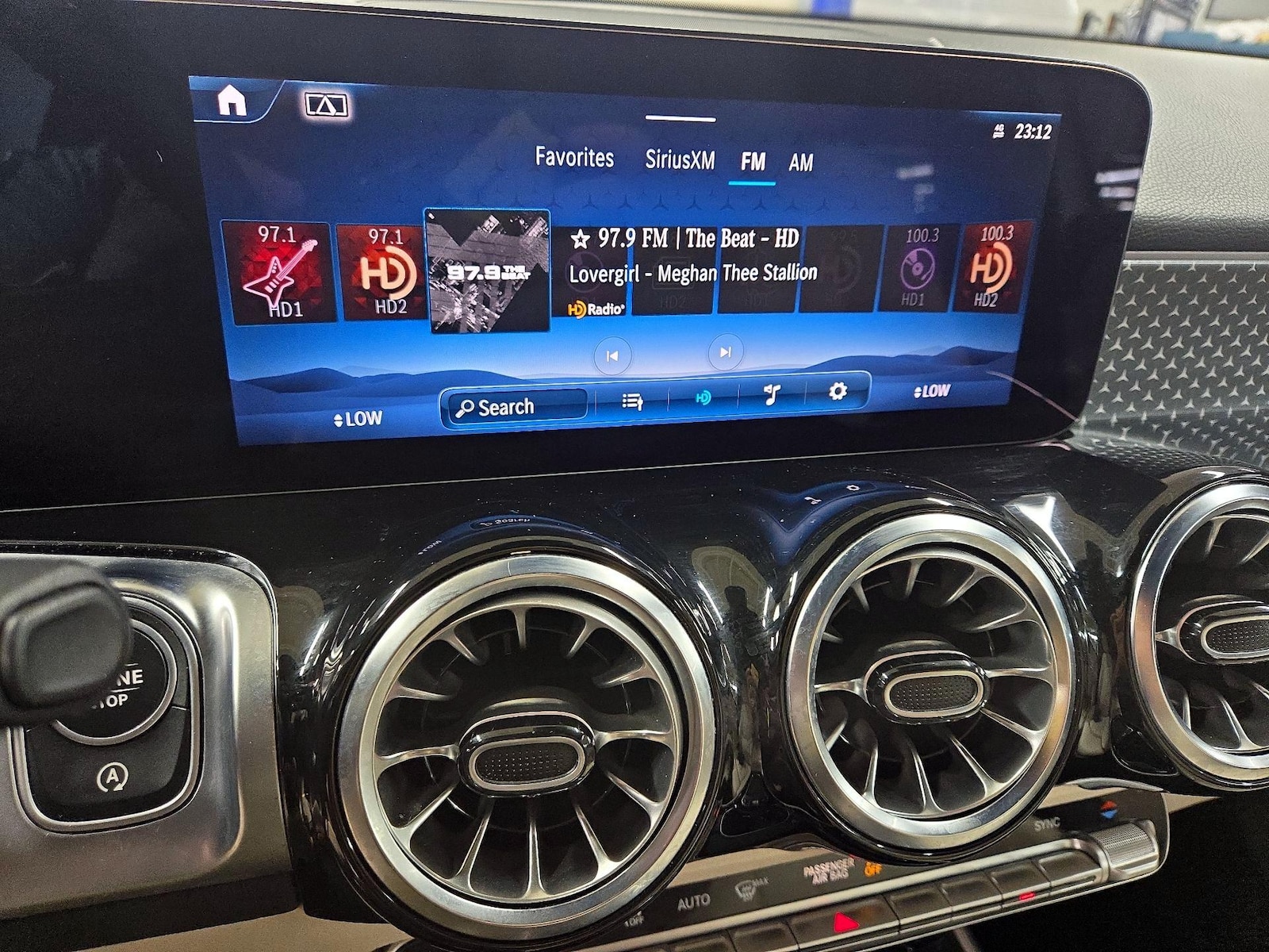 2025 Mercedes-Benz GLB250, photo 15