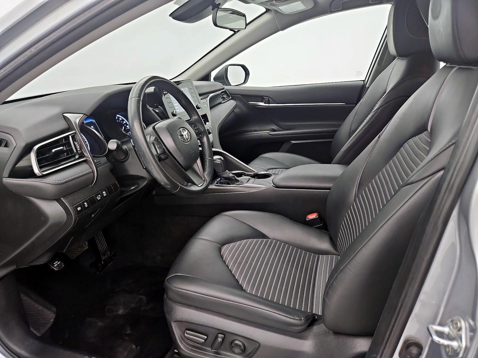 Power Seat(s) & Side Airbags