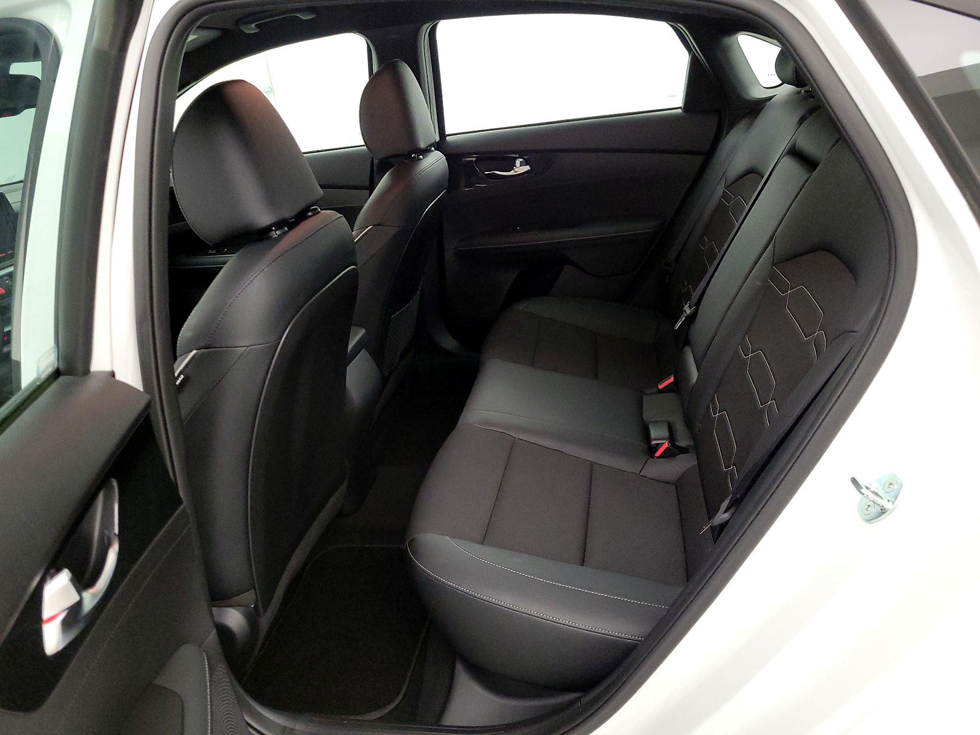 Thumbnail: 2023 Kia Forte - 20