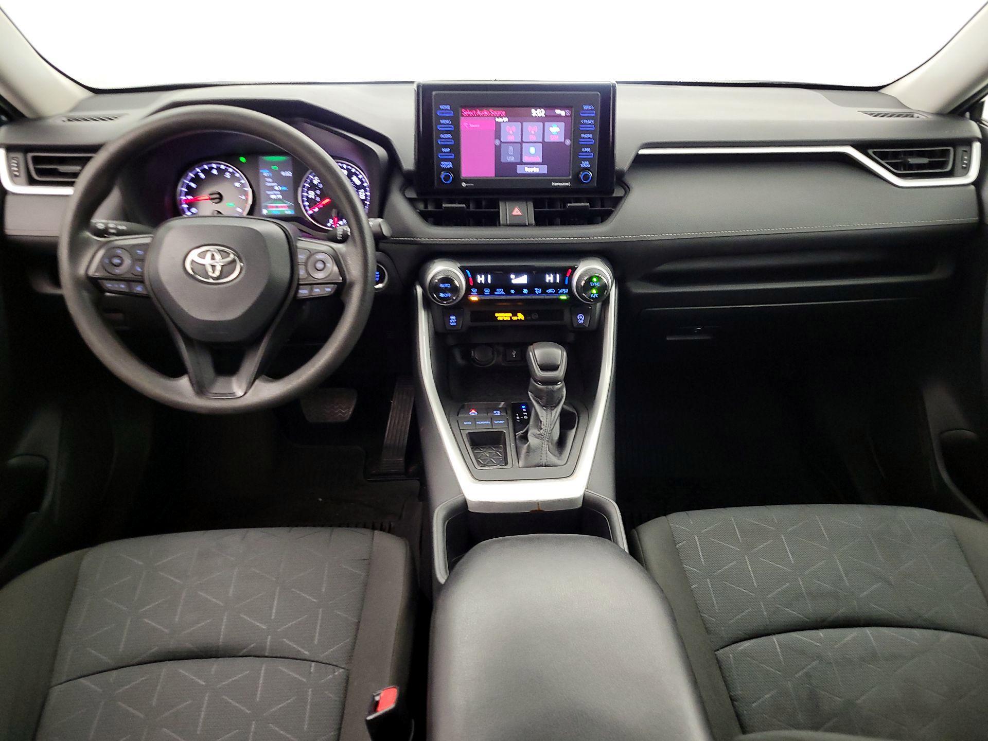 Thumbnail: 2022 Toyota RAV4 - 9