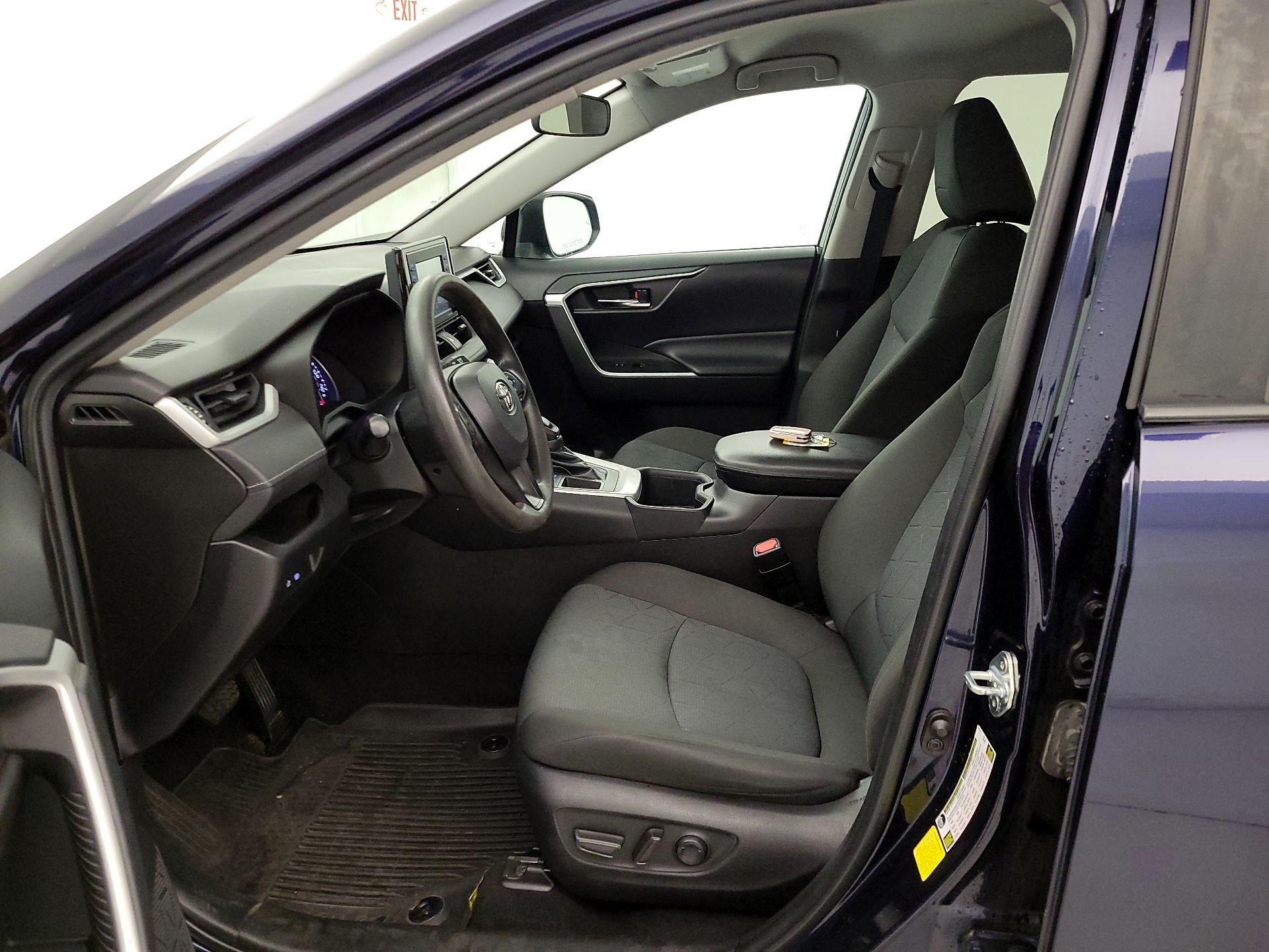 Thumbnail: 2022 Toyota RAV4 - 11