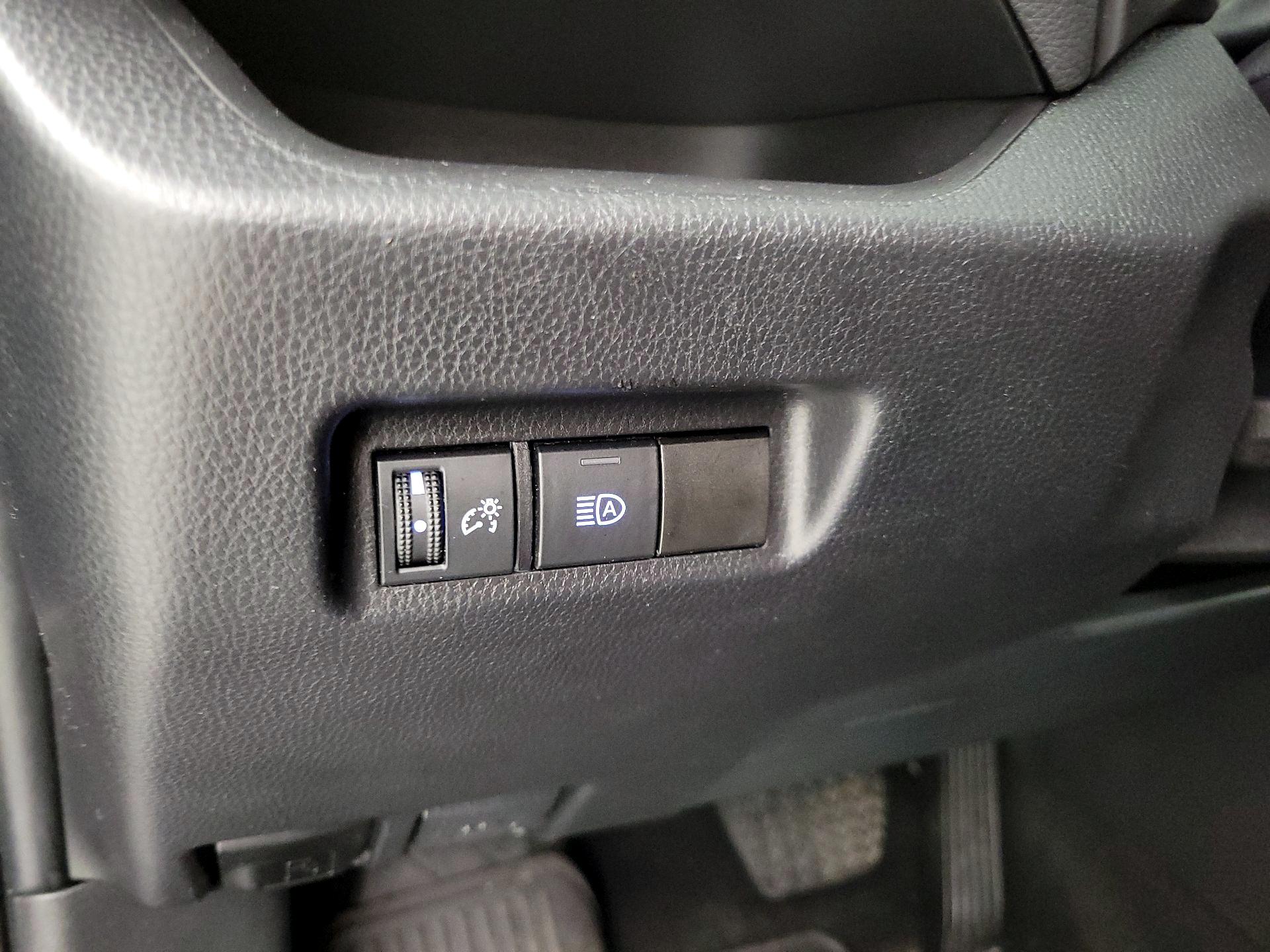 Thumbnail: 2022 Toyota RAV4 - 13