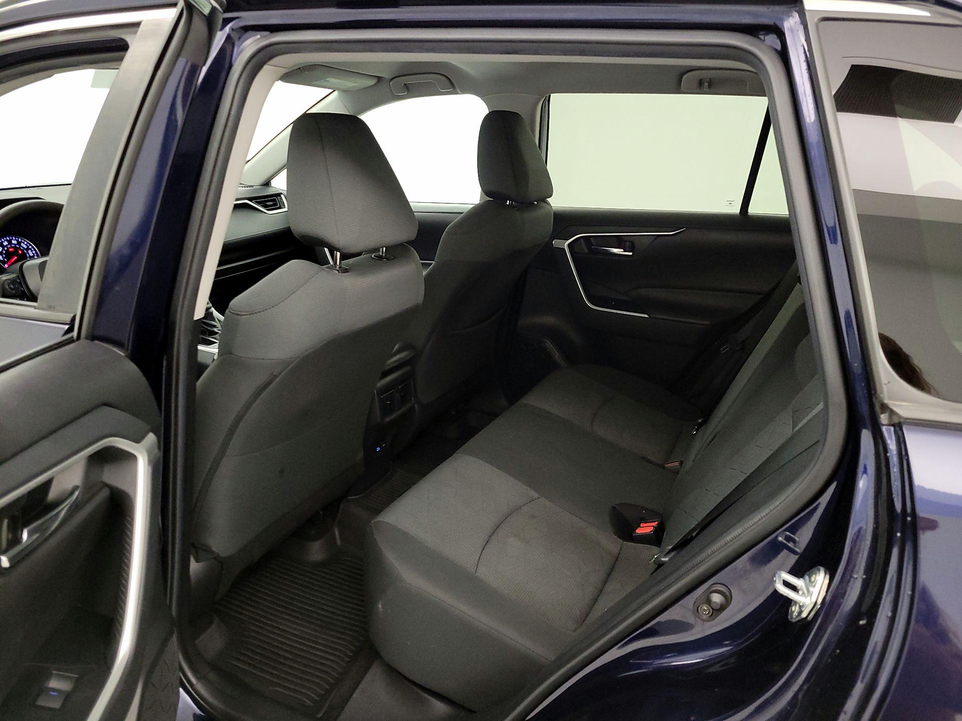 Thumbnail: 2022 Toyota RAV4 - 19