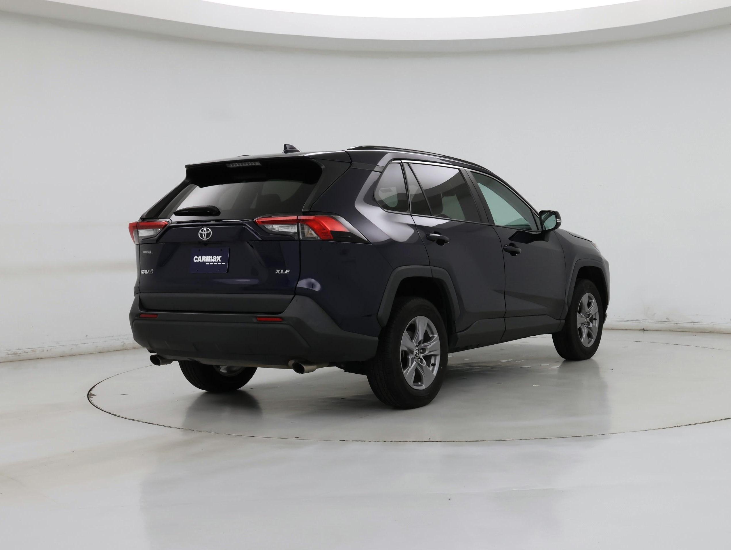 Thumbnail: 2022 Toyota RAV4 - 8