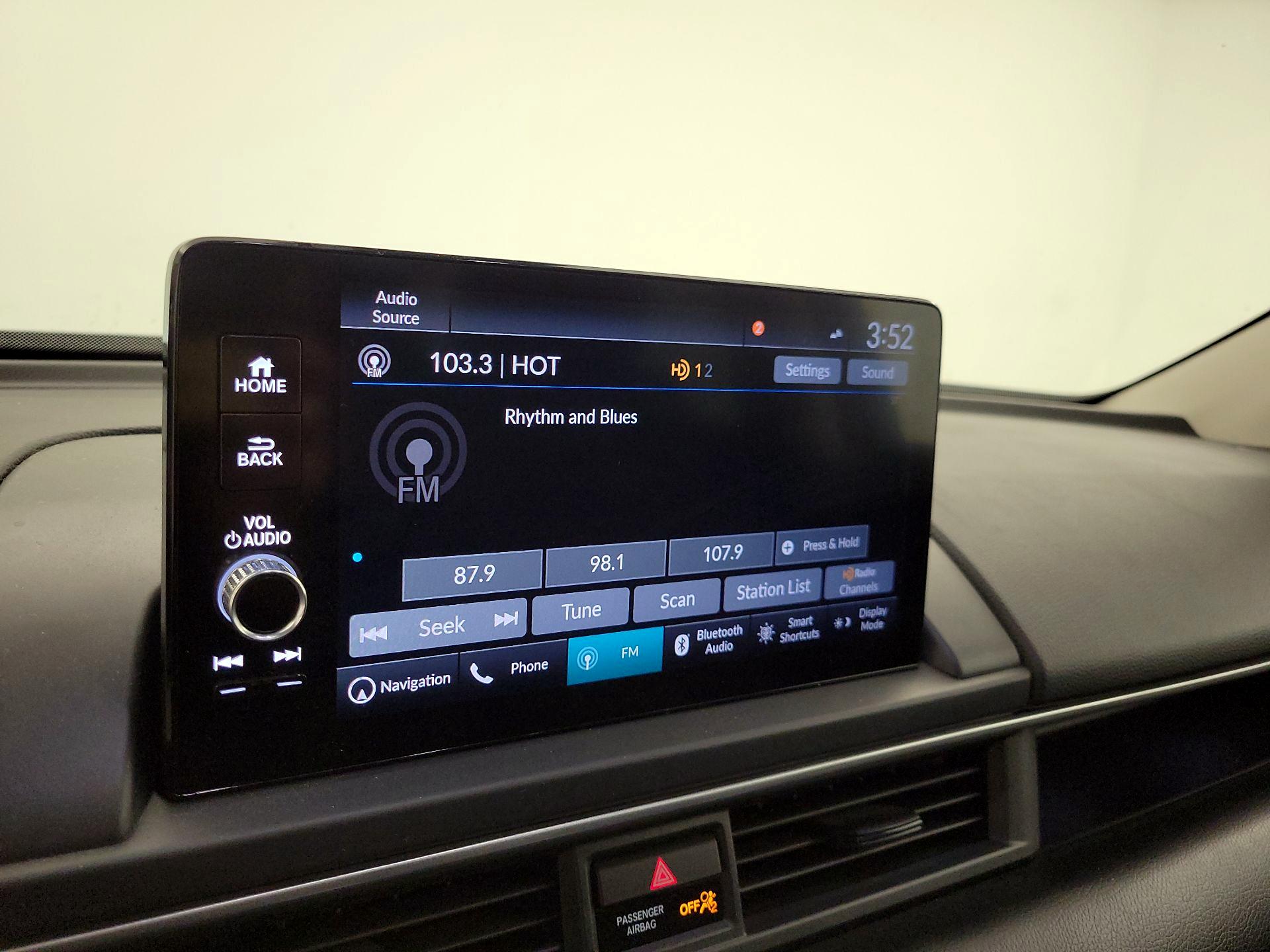 Thumbnail: 2023 Honda Pilot - 16