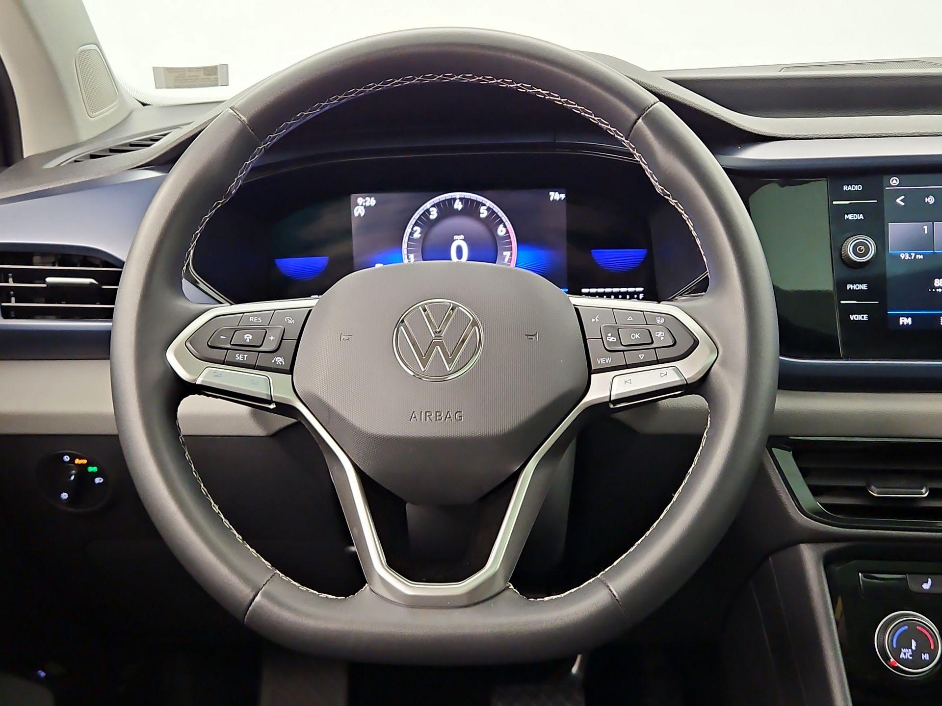 Thumbnail: 2023 Volkswagen Taos - 10