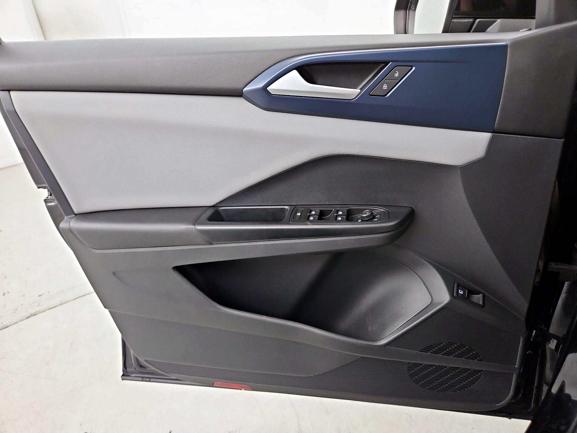 Thumbnail: 2023 Volkswagen Taos - 12