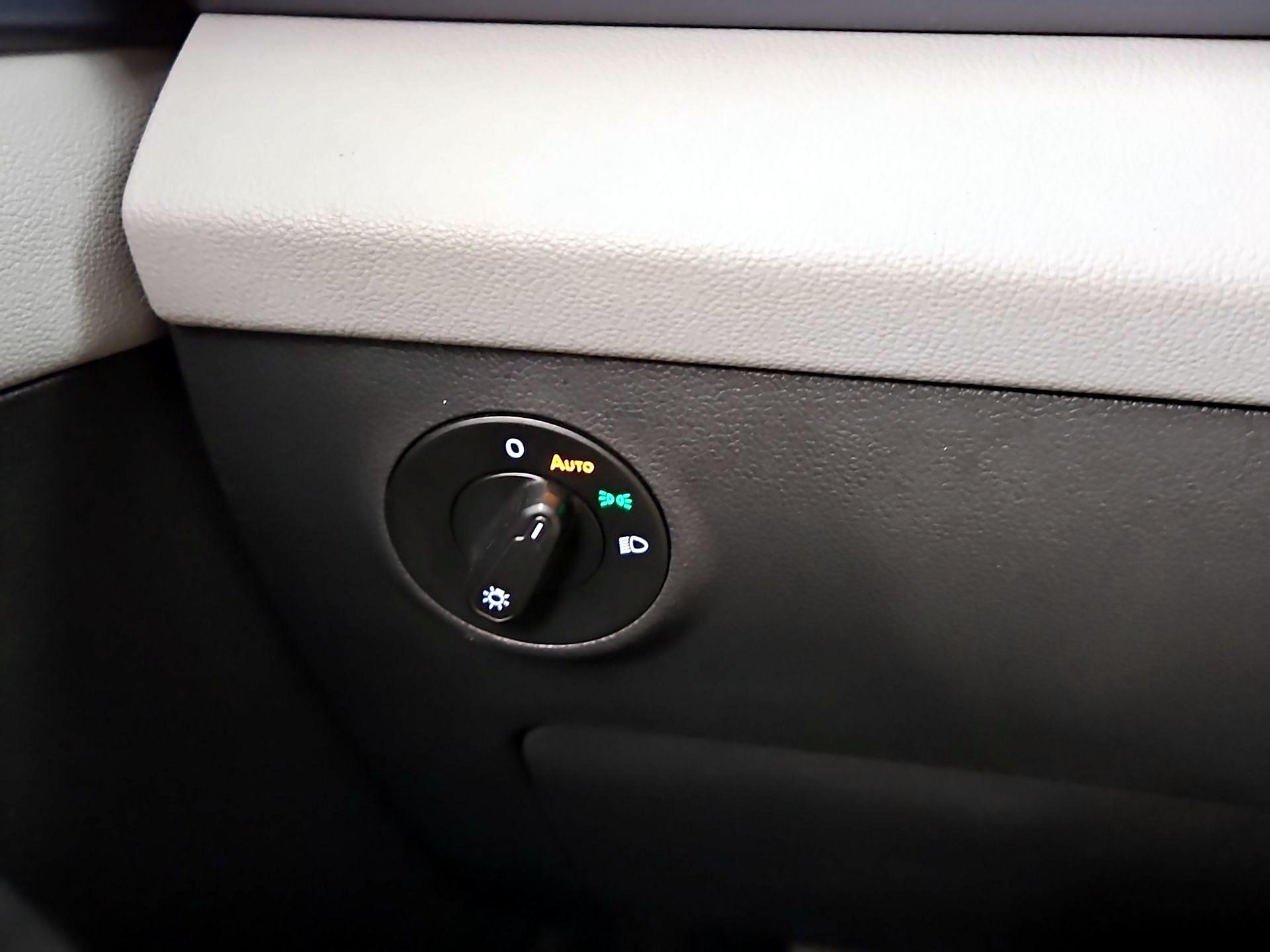 Thumbnail: 2023 Volkswagen Taos - 13