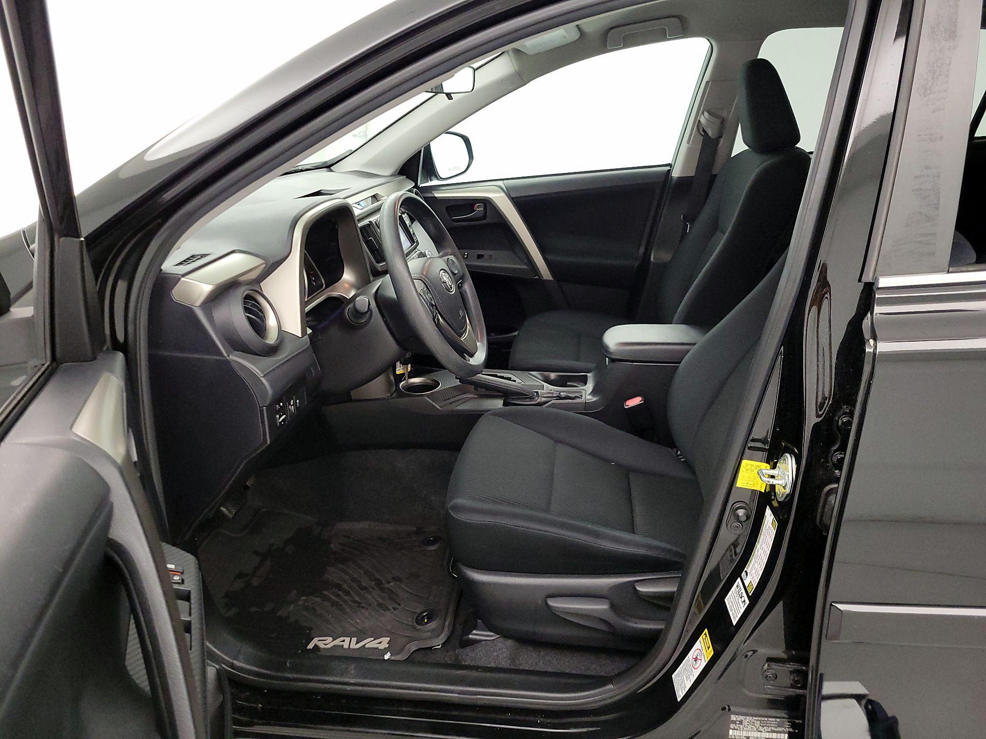 Thumbnail: 2015 Toyota RAV4 - 11