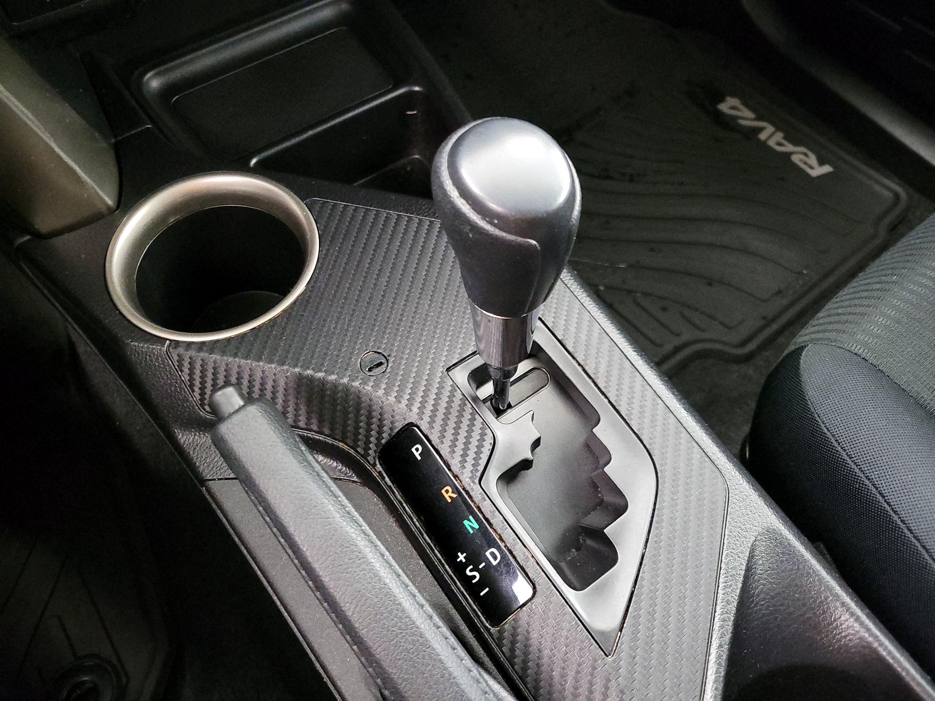 Thumbnail: 2015 Toyota RAV4 - 17