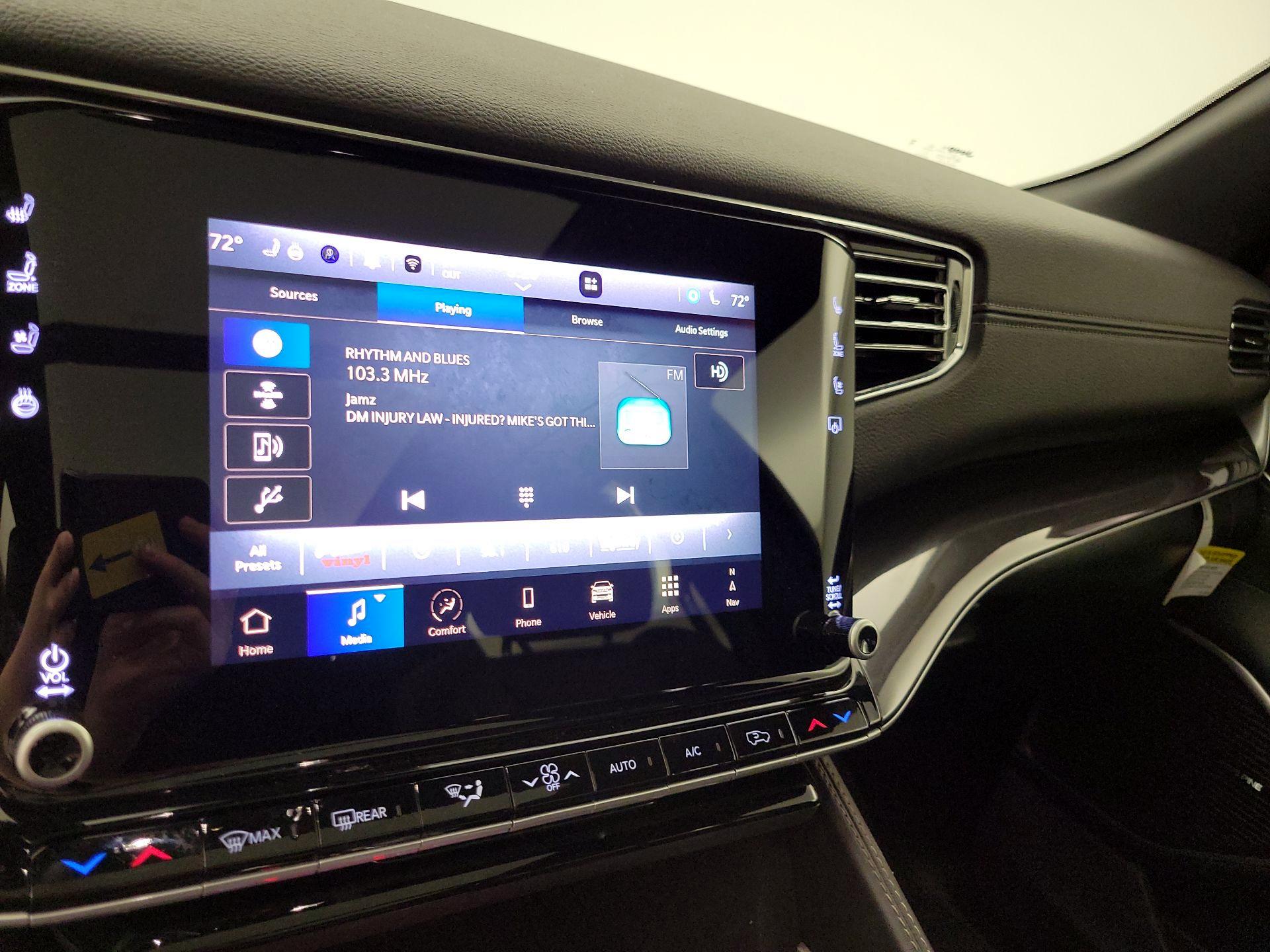 Thumbnail: 2024 Jeep Wagoneer - 16