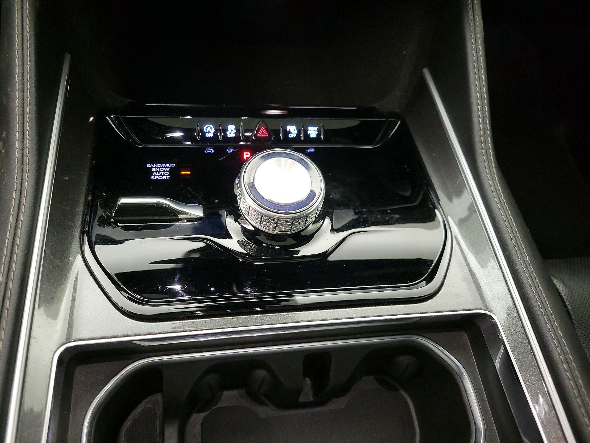 Thumbnail: 2024 Jeep Wagoneer - 18