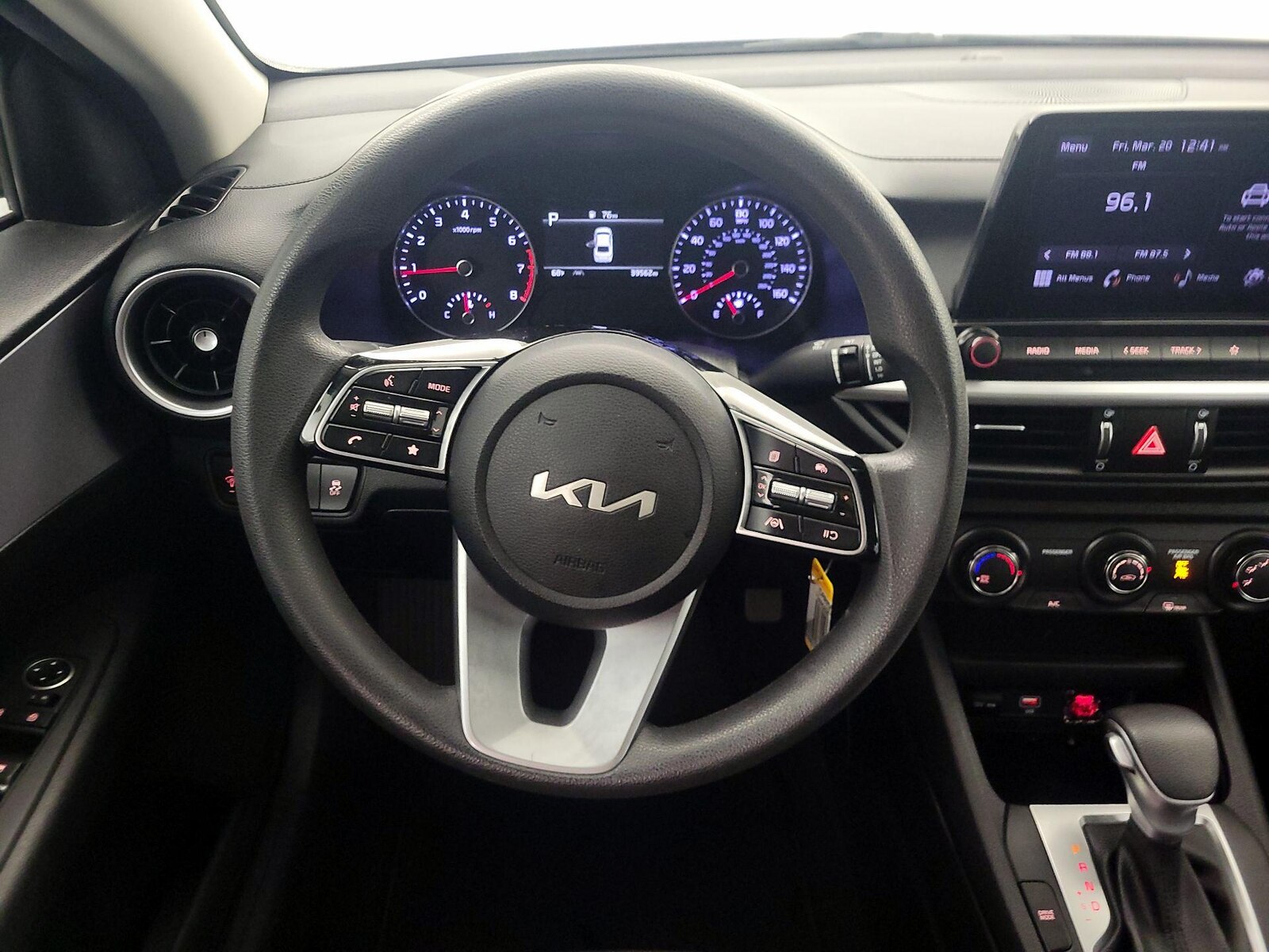 2024 Kia Forte LXS - Photo 11