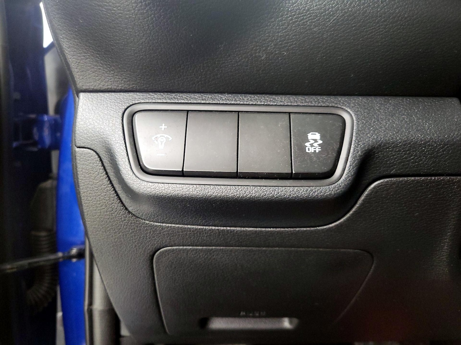 2024 Kia Forte LXS - Photo 14