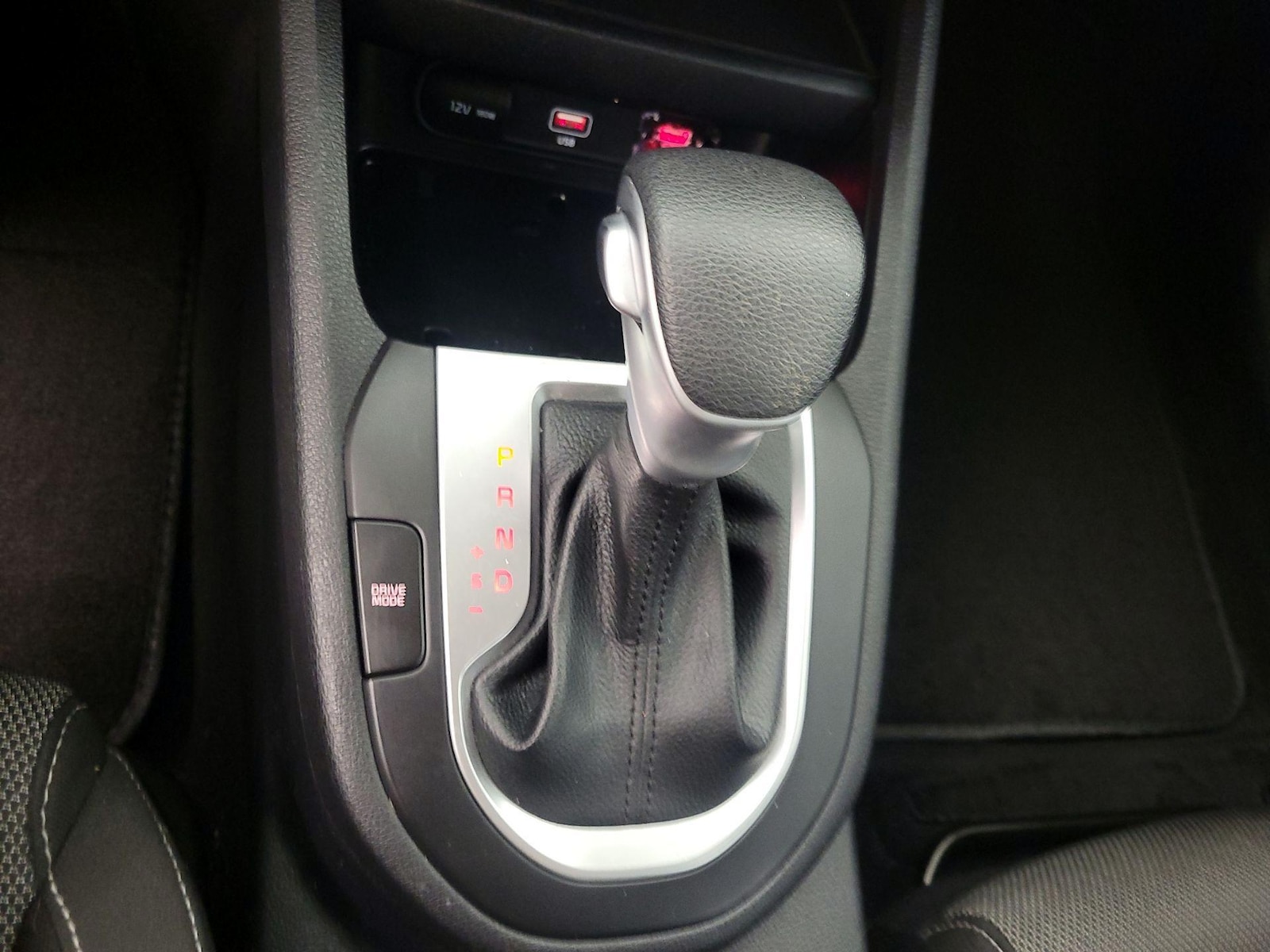 2024 Kia Forte LXS - Photo 18