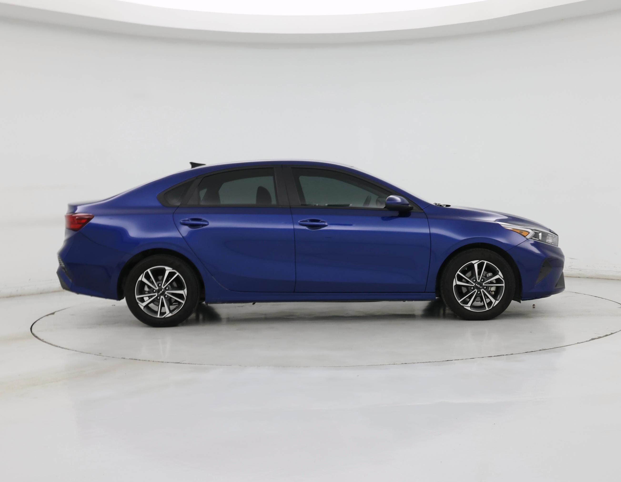 Thumbnail: 2024 Kia Forte - 7