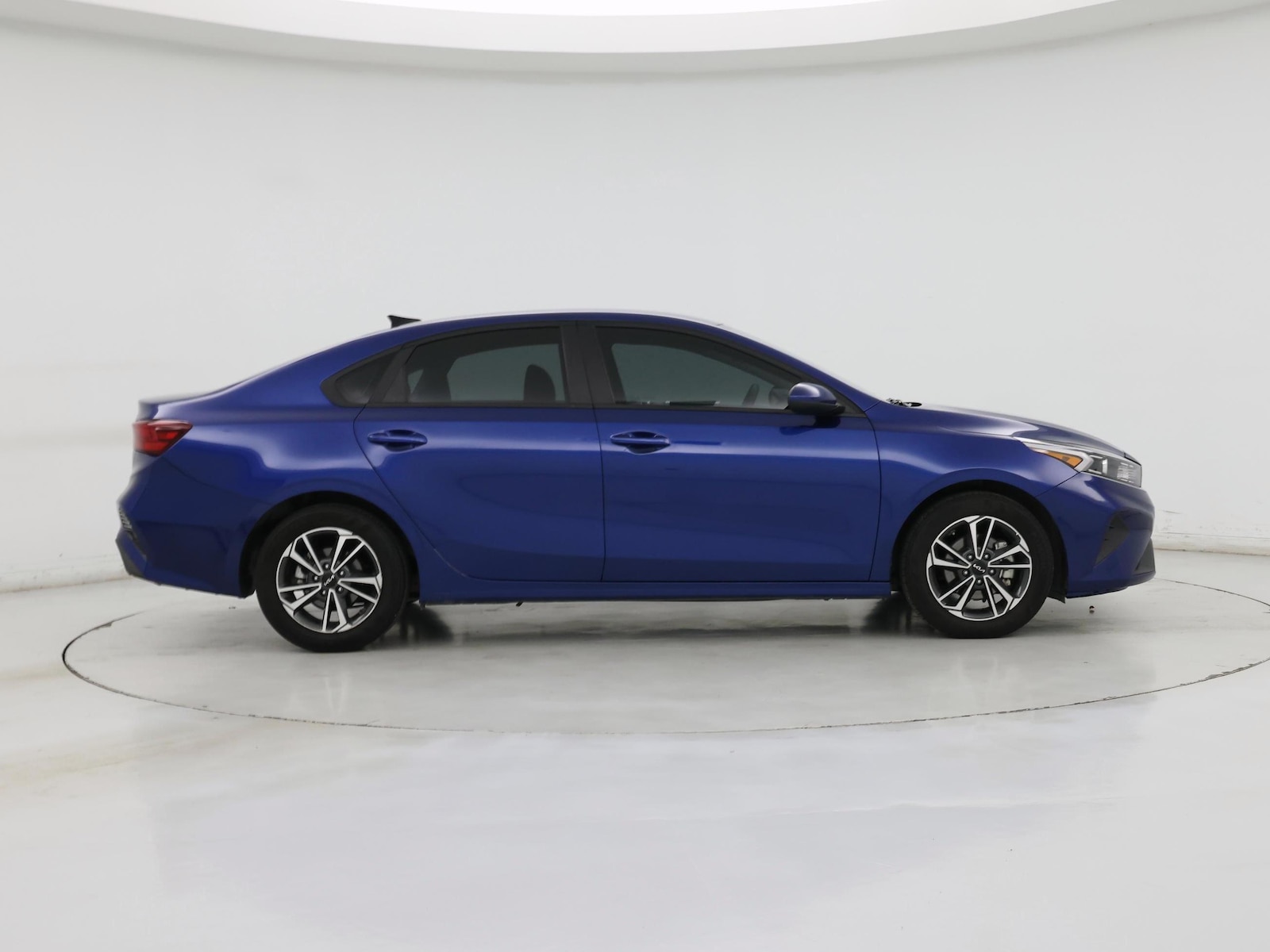 2024 Kia Forte LXS - Photo 8