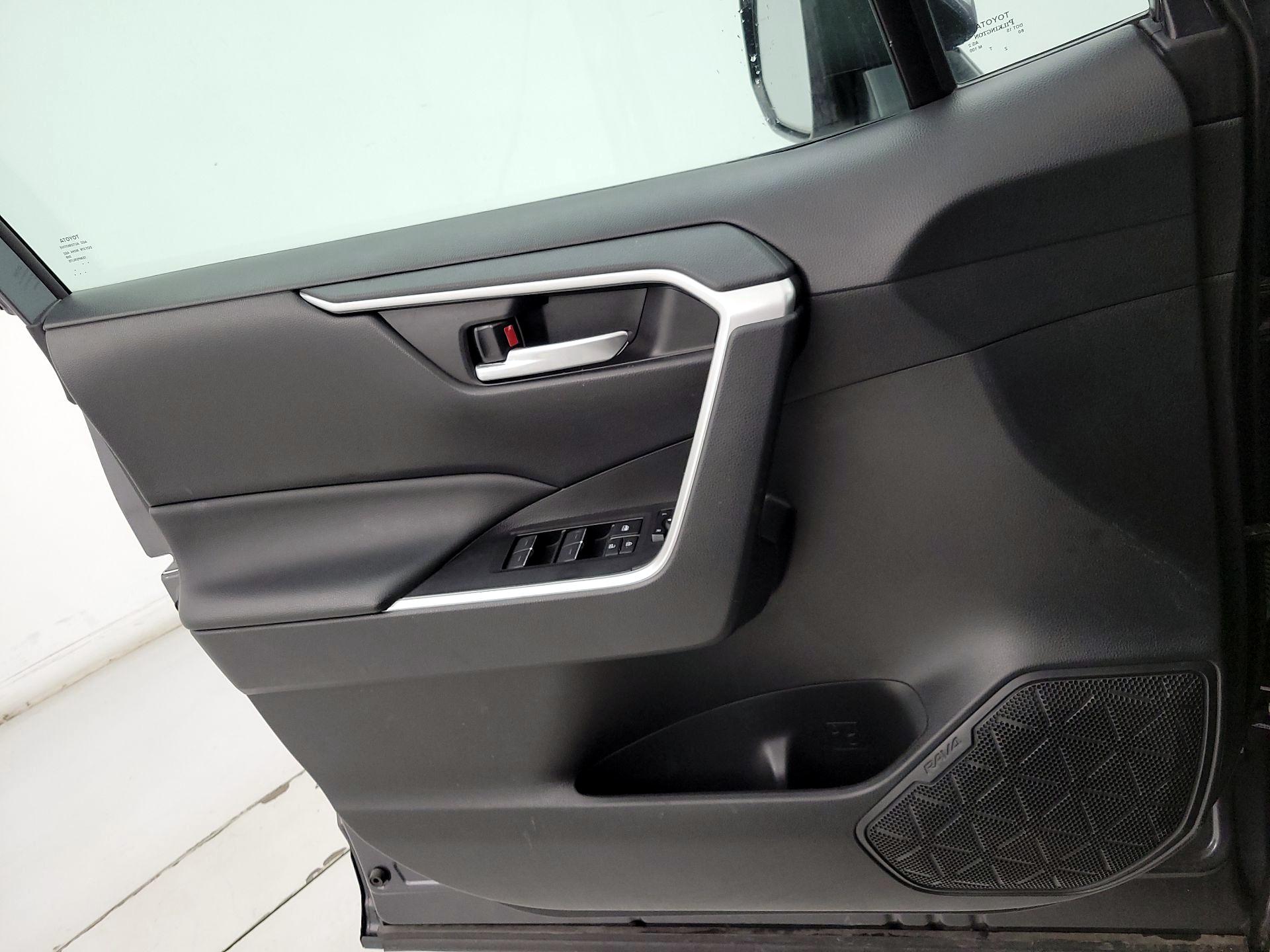 Thumbnail: 2023 Toyota RAV4 - 12