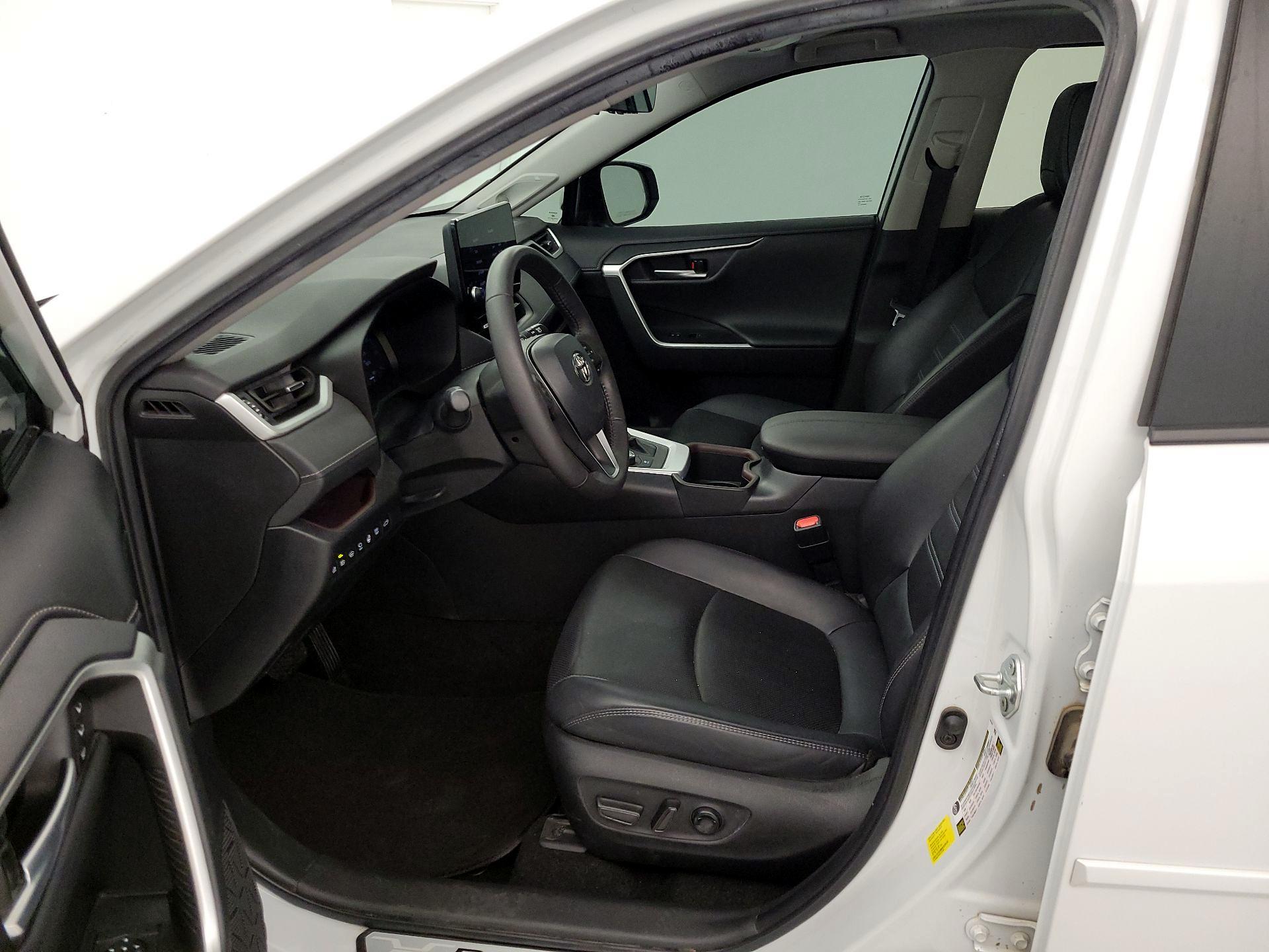 Thumbnail: 2023 Toyota RAV4 - 11