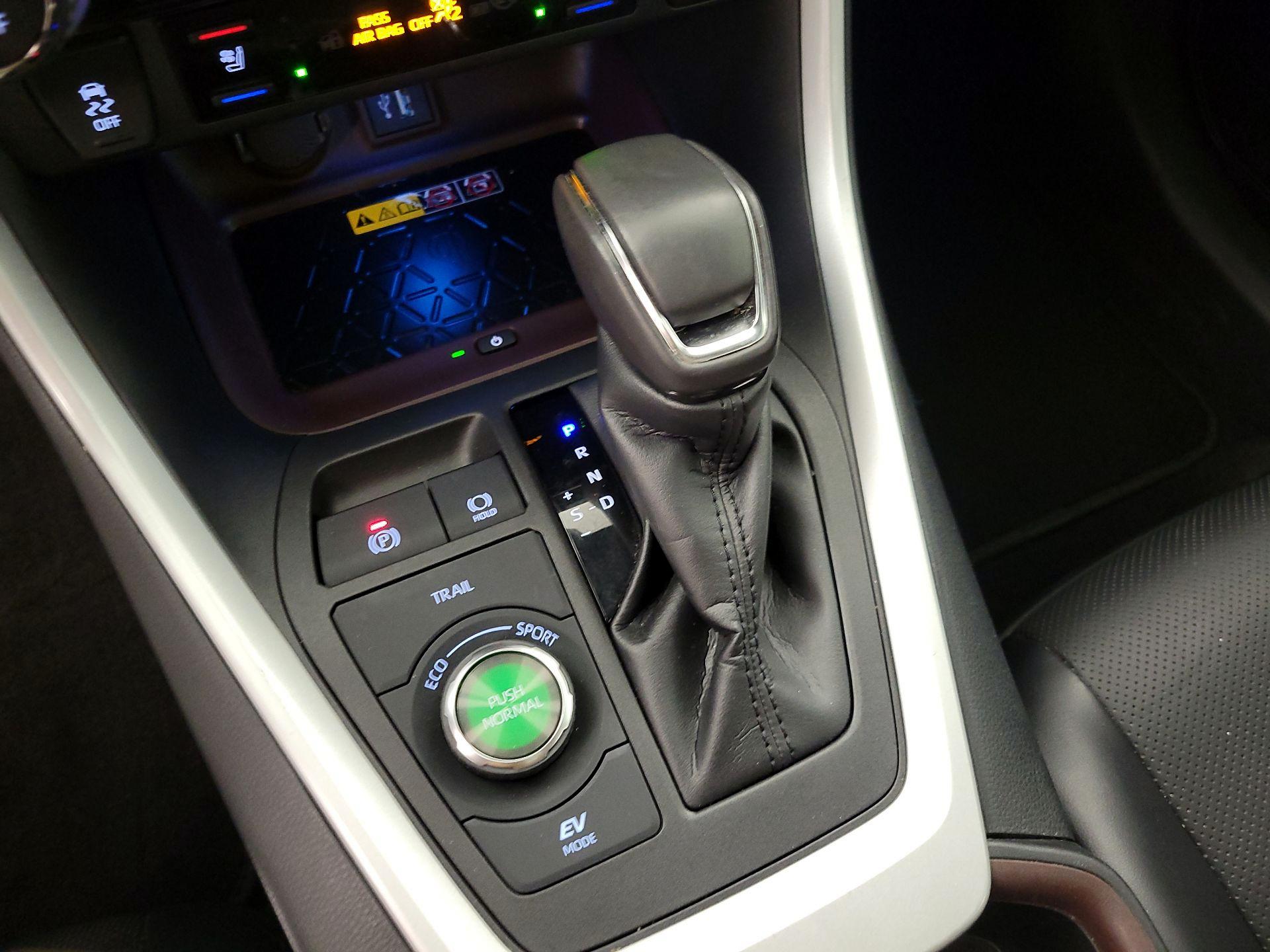 Thumbnail: 2023 Toyota RAV4 - 17