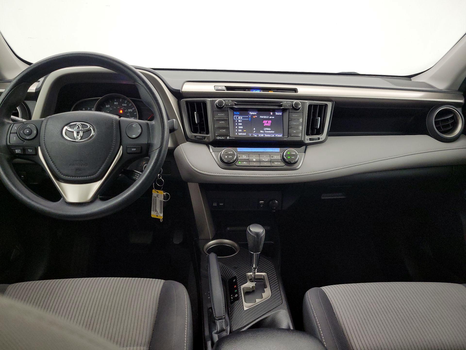 Thumbnail: 2015 Toyota RAV4 - 9