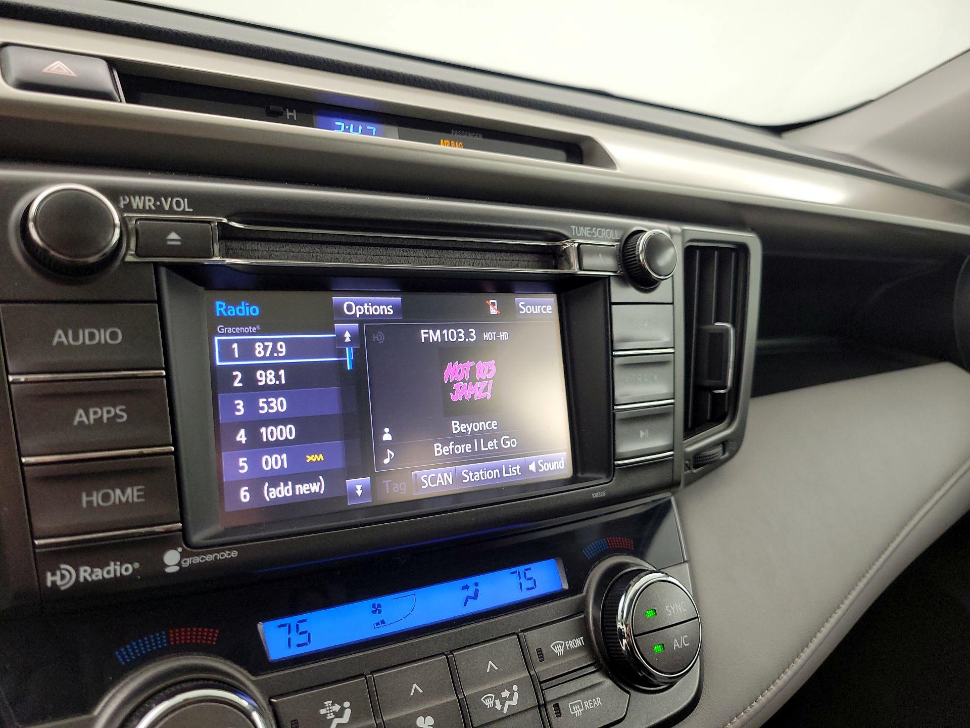 Thumbnail: 2015 Toyota RAV4 - 15